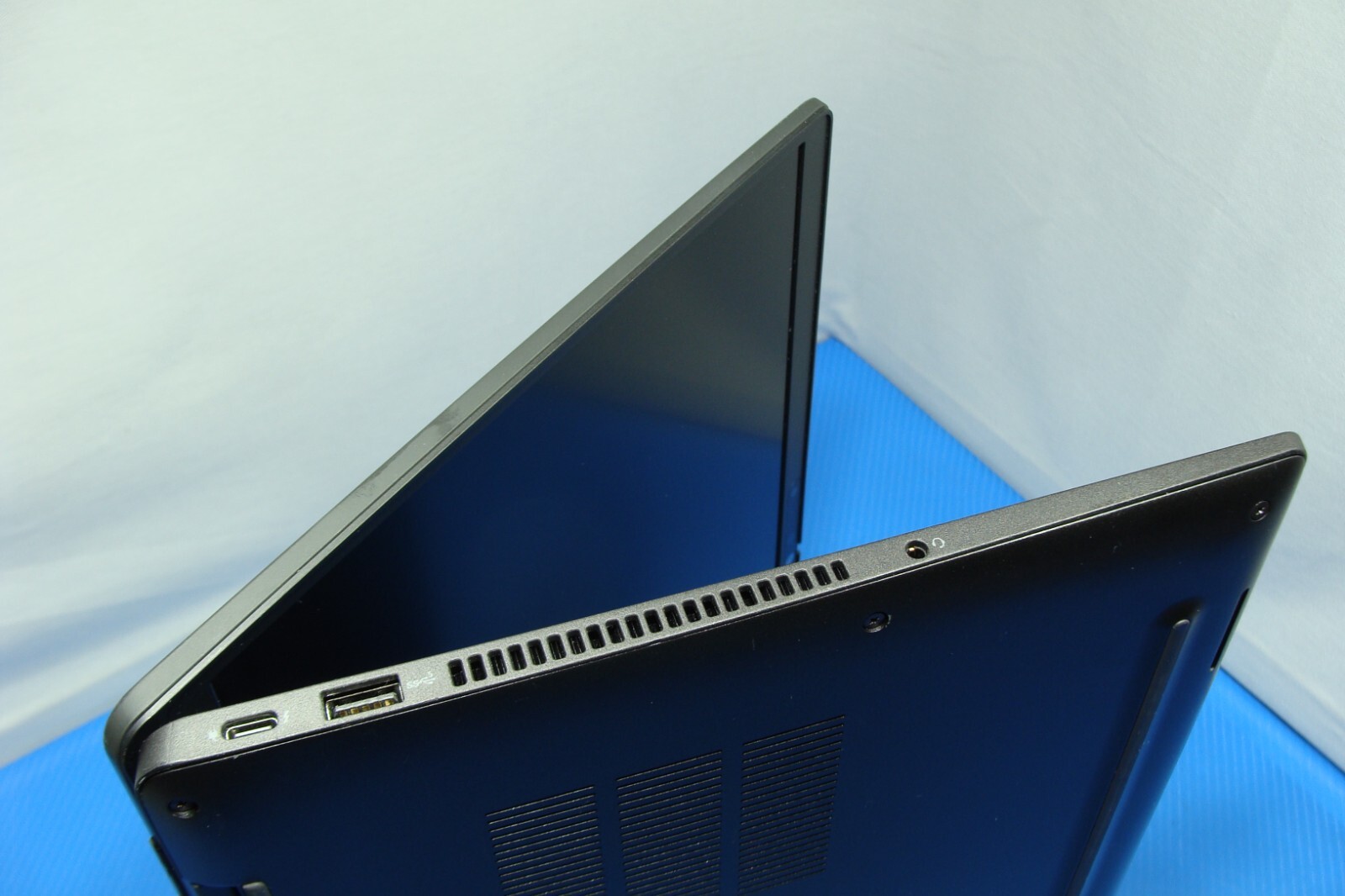 Dell Latitude 7530 15.6″FHD i5-1245U 1.3GHz 8GB 256GB SSD Windows 11Pro Warranty