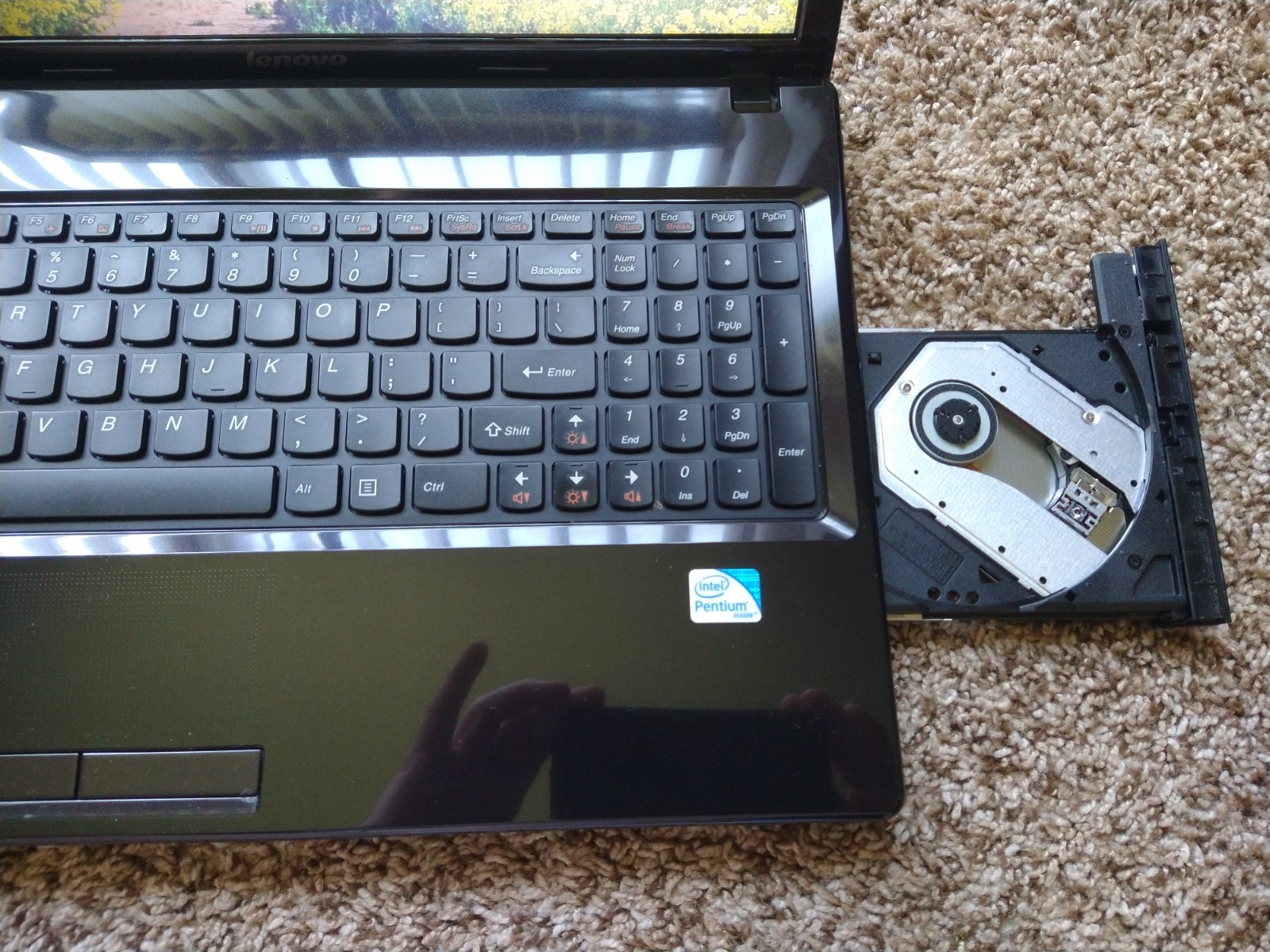 LENOVO G580 INTEL Pentium CPU B980 @ 2.40GHZ / 500GB HDD 4GB DDR Ram