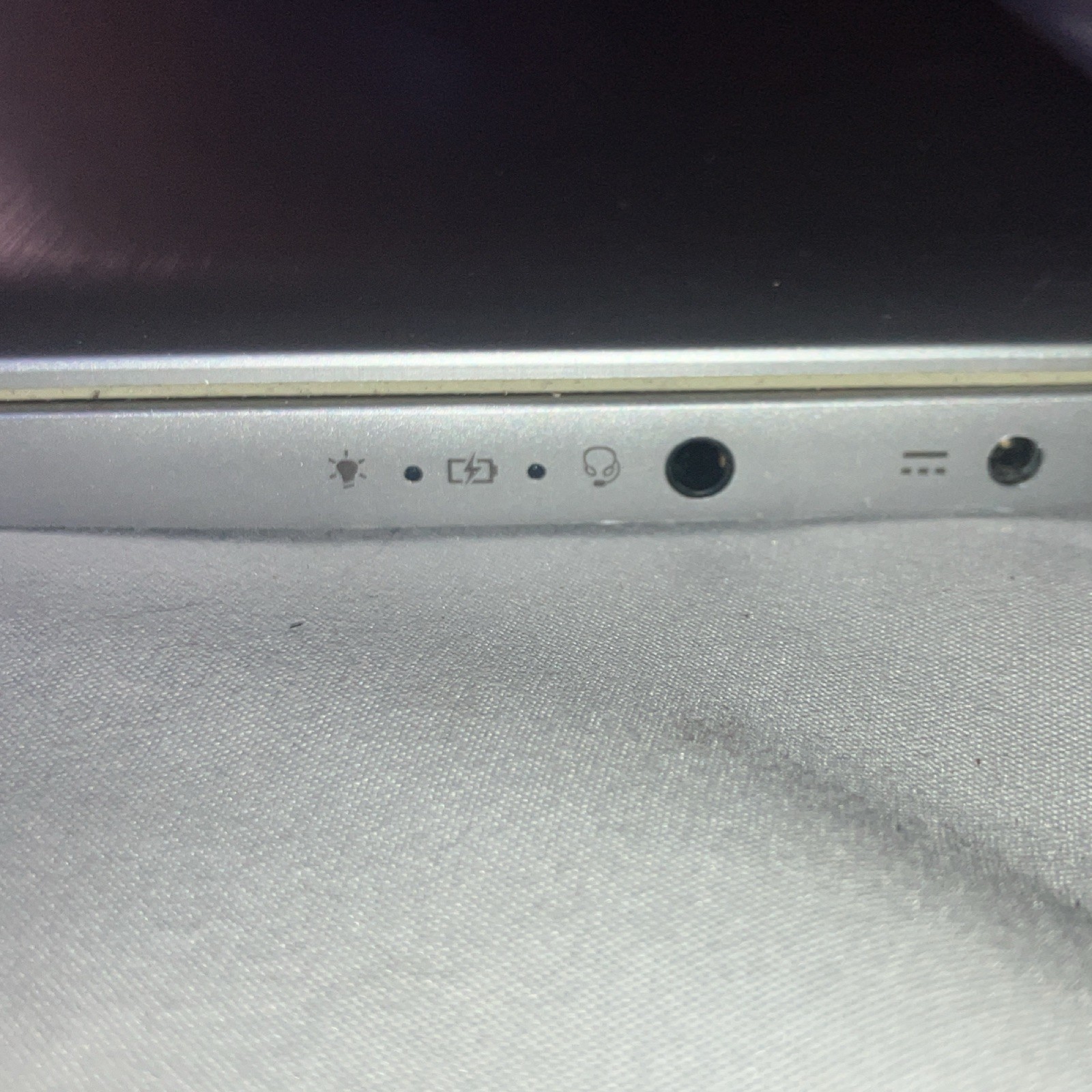 Acer Chromebook 11.6 in Silver Laptop Intel Chrome OS Wi-Fi Webcam HDMI USB3