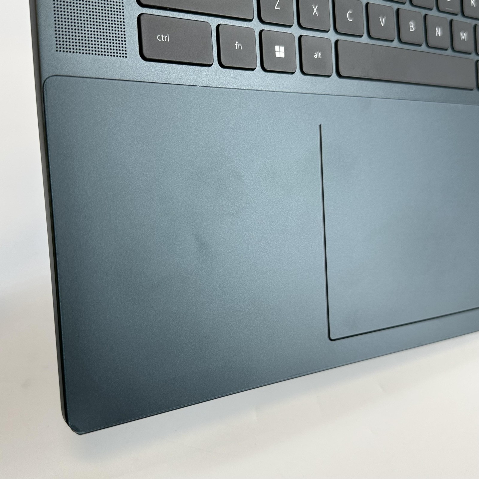 Dell Inspiron 7620 (2-in-1) 16 UHD+ TOUCH 2.1 GHz i7-1260P 16GB 512GB MX550 2048
