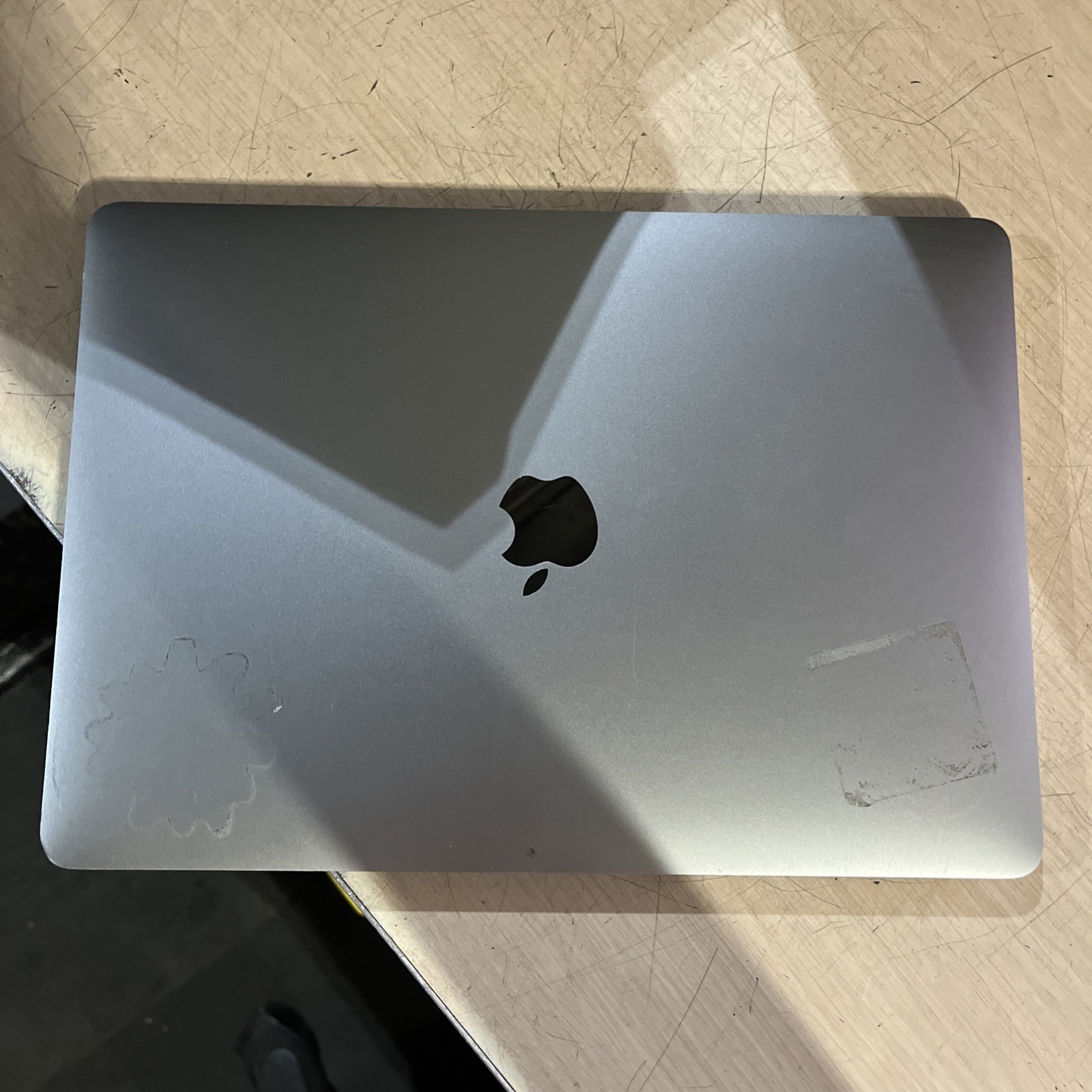 APPLE MACBOOK PRO “M1″ 8 CPU/8 GPU 13” 3.2GHZ 8GB RAM 256SSD