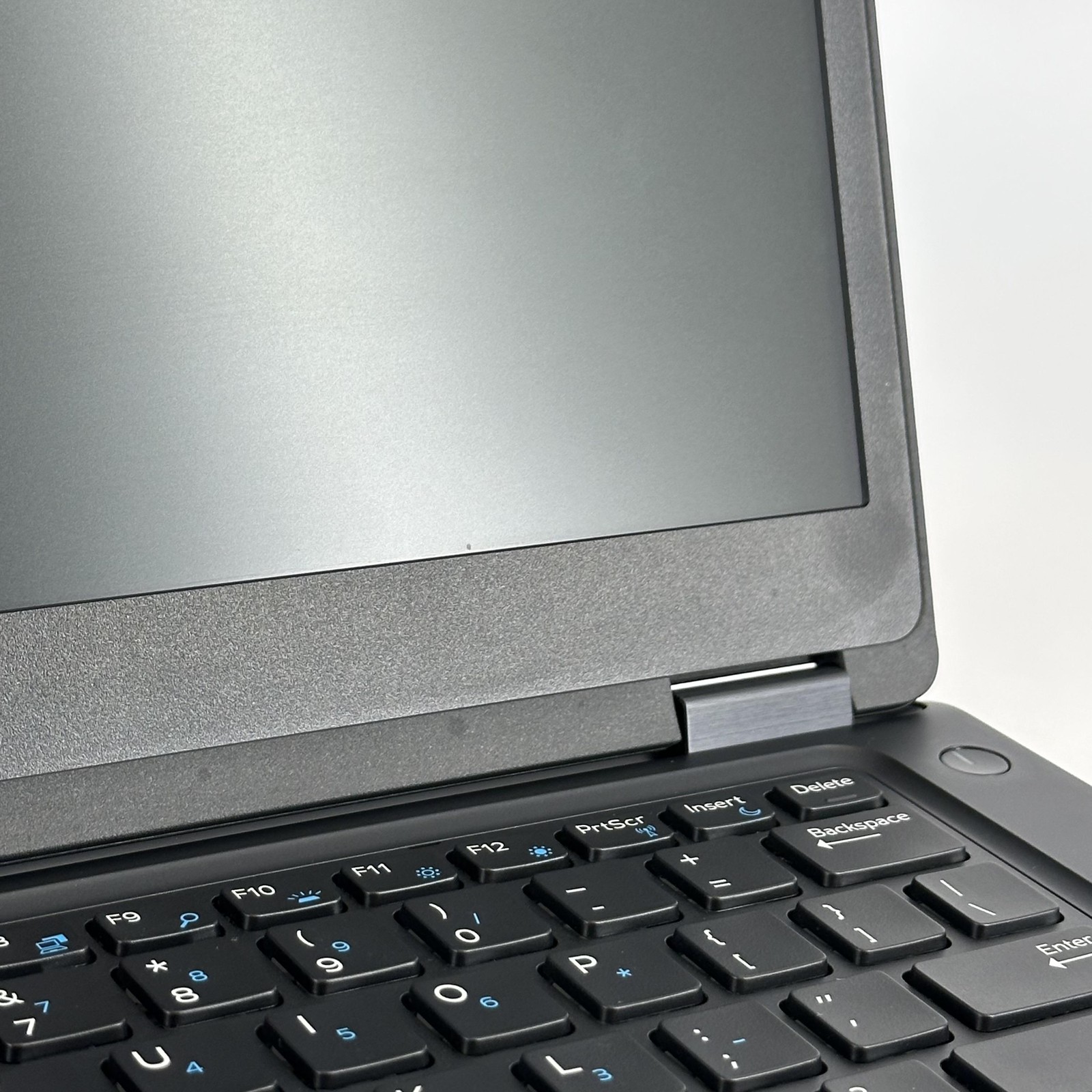 Dell Latitude 5480 14 Black HD TOUCH i5-7300U 2.60GHz 8GB 256GB SSD FRAME SPLIT