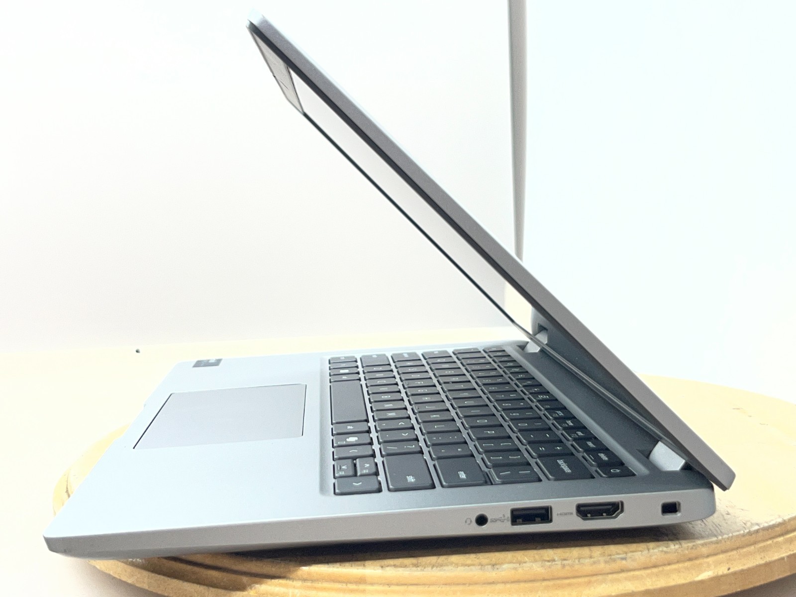 DELL LATITUDE 5450 ULTRA 5-135U@4.40GHz 8GB NO SSD/OS *Check Pictures*