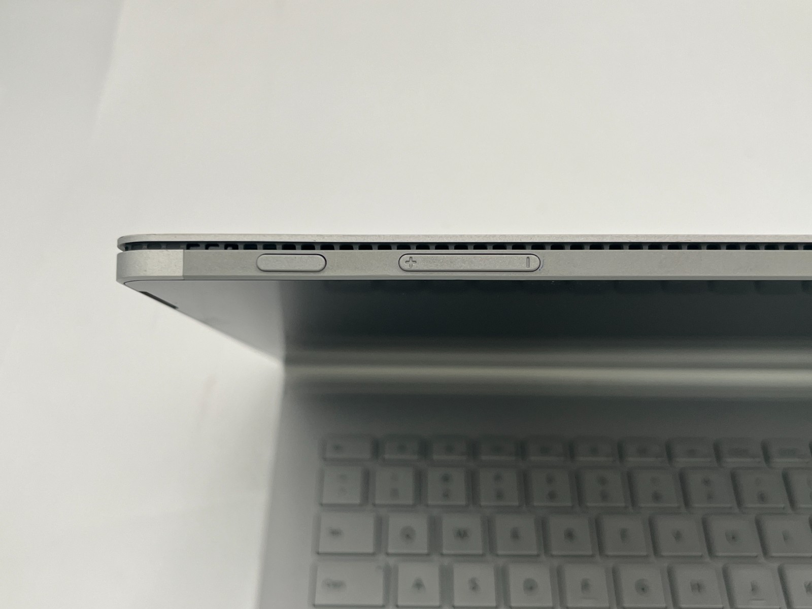 Microsoft Surface Book 2 1832 i5-8350U 8GB RAM, 256GB M2 WIN 11