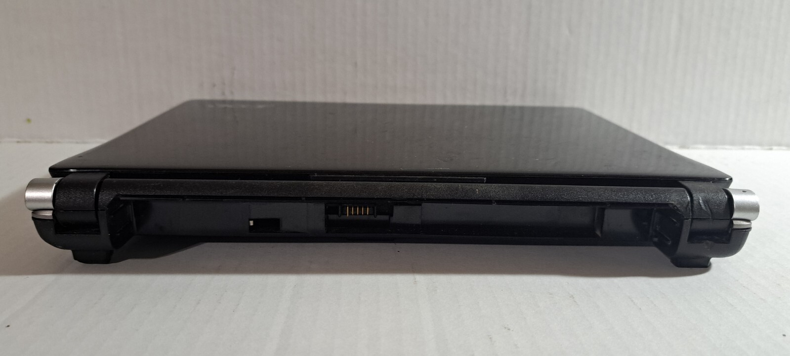 ACER ASPIRE ONE KAV10 LAPTOP PC INTEL 1GM RAM 320GB HDD WINDOWS XP PARTS ONLY