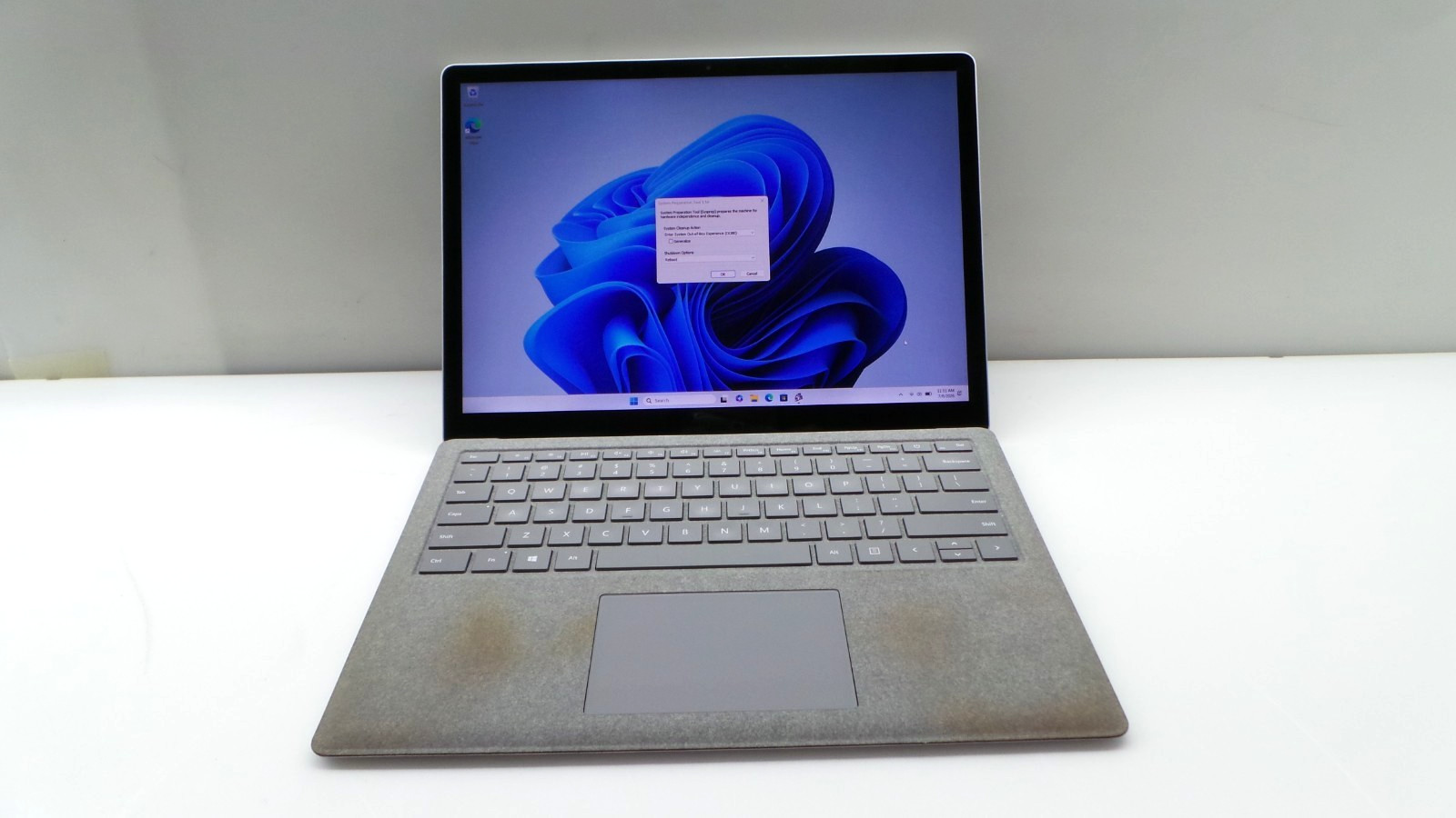 Microsoft Surface Laptop 2 | 13.5″ Touch | i7-8650U 16GB RAM 512GB SSD **READ**