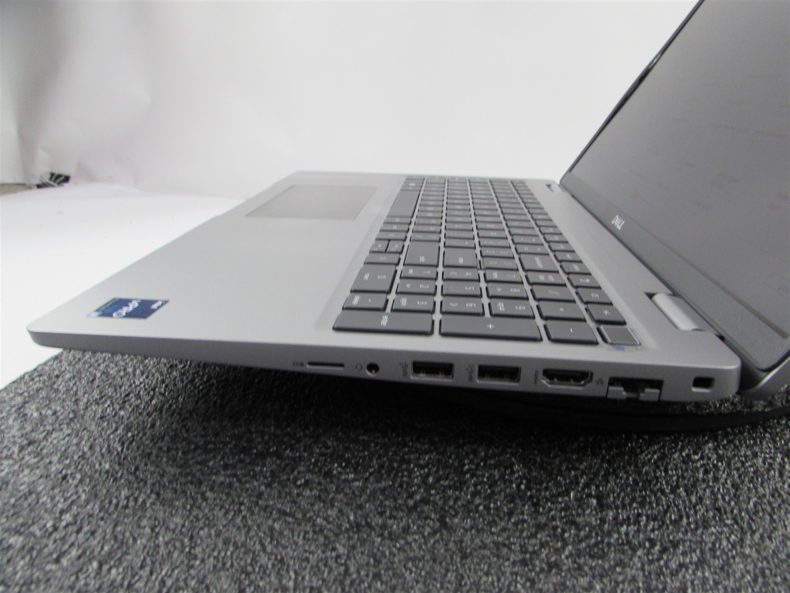 DELL PRECISION 3570 1920X1080 FHD CORE I7-1265U 256GB SSD 16GB RAM T550 NO O.S