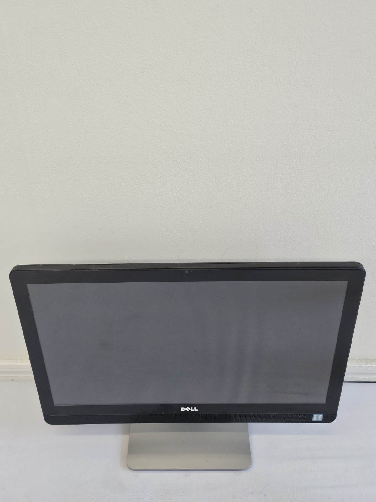 Dell Inspiron 22-3263 All-In-One Intel i3-6100u – 8GB RAM – 256GB SSD – Win 11