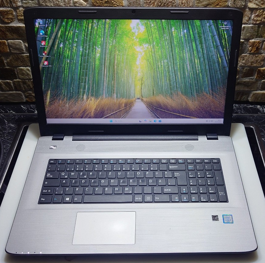 Medion Akoya E7420, 17.3″, i3, 8GB RAM, WIN 11, Microsoft Office 2007 SSD + HDD