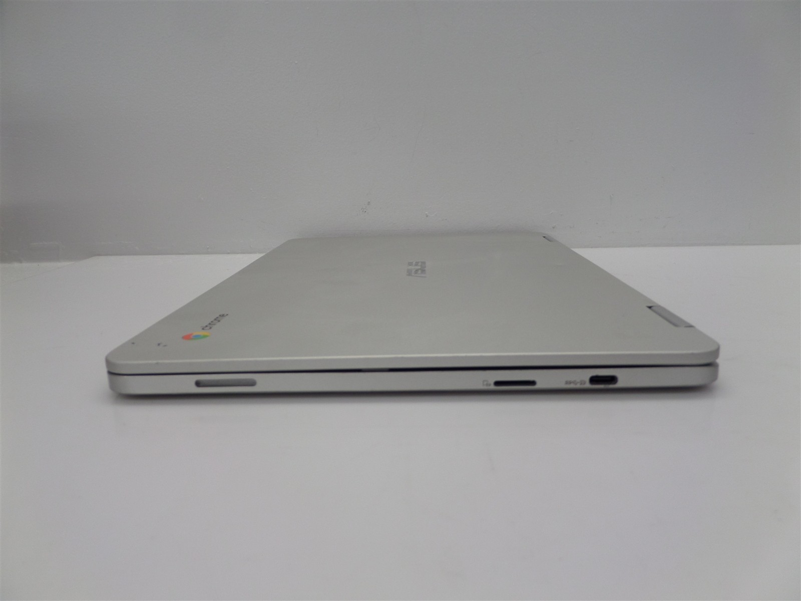 Asus Chromebook Flip C302C 12.5″ 2-In-1 – 64GB eMMC 4GB RAM m3-6Y30 0.90GHz CPU