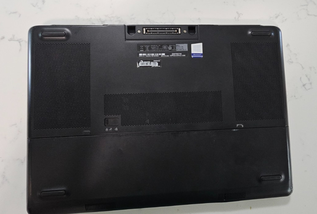Dell Precision 7520 15.6″ FHD Intel i7-7820HQ 2.9GHz 16GB 512GB Quadro M2200