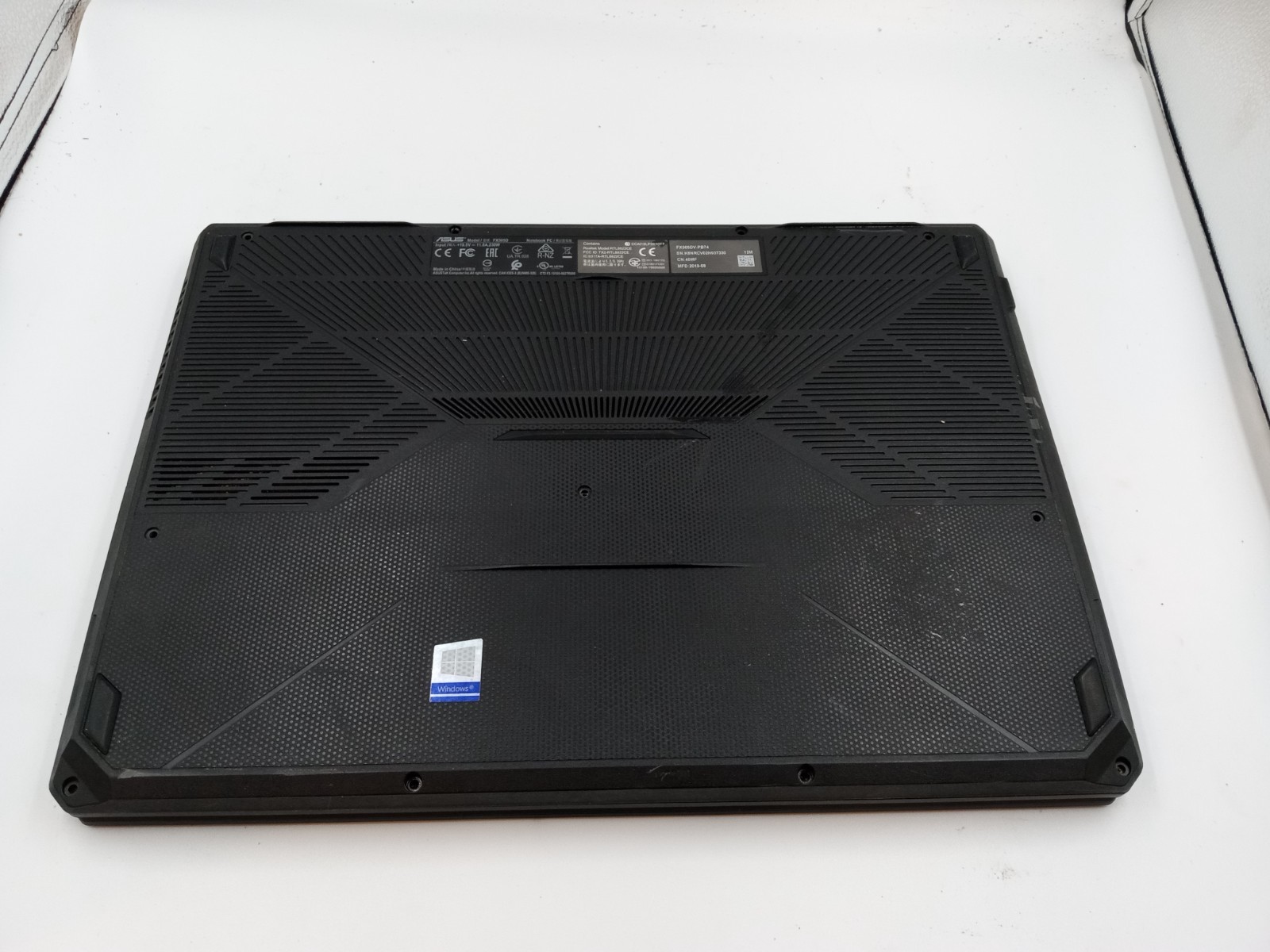 Asus TUF Gaming FX505D 15.6″ AMD Ryzen 7 3750H Nvidia RTX 2060 – PARTS – READ