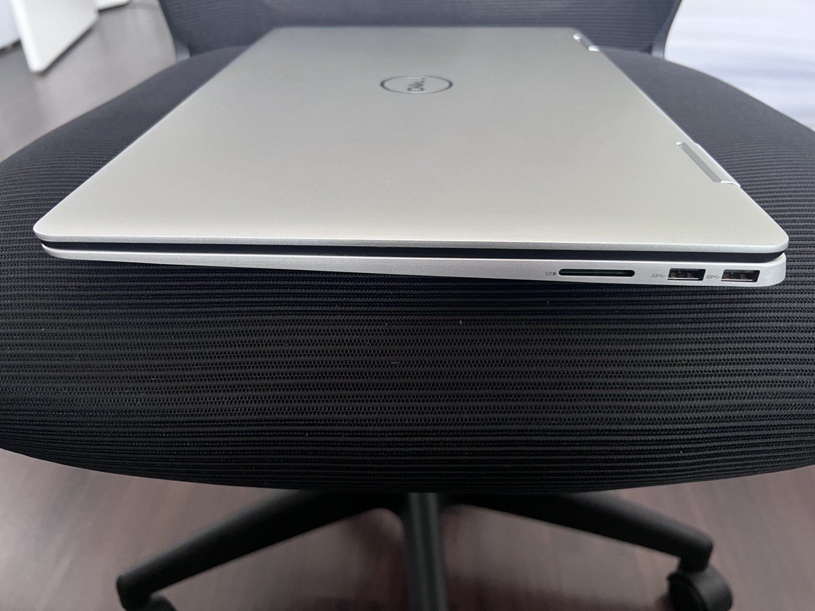 Dell Inspiron 2in1 7786 17.3 Touch Gaming Laptop i7-8565/GeForce MX250/16GB/512G