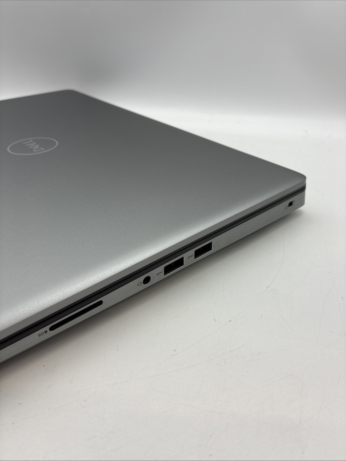 Dell Precision 7550 NVIDIA Quadro RTX 3000 2.4GHz Intel Core i9-10 32GB 512 (L2)