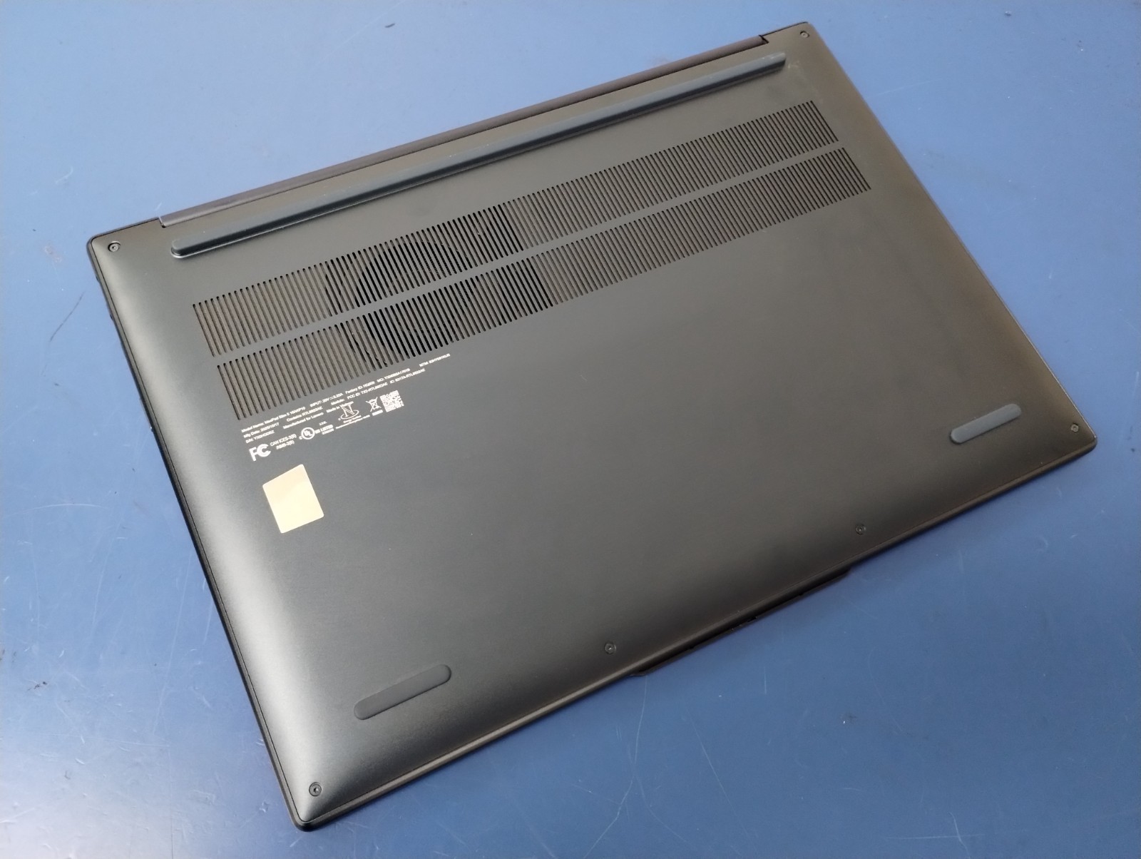 Lenovo IdeaPad Slim 5 16AKP10, AMD Ryzen AI 7 350, 2.00 GHz 16 GB RAM, 1 TB NVMe