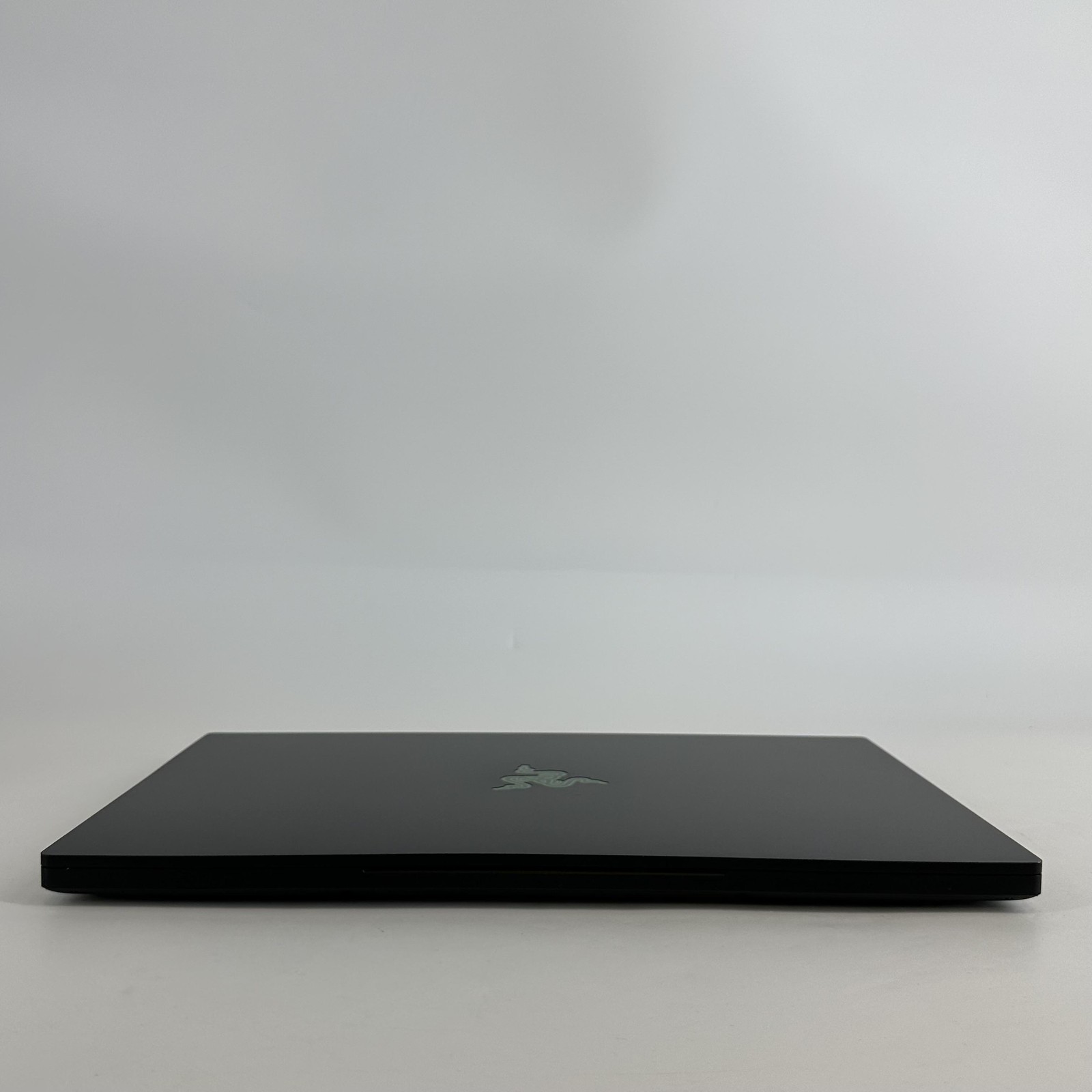 Razer Blade 15 Advanced 2K i7-10875H 2.30GHz 32GB 1TB/1TB RTX 3070 Excellent