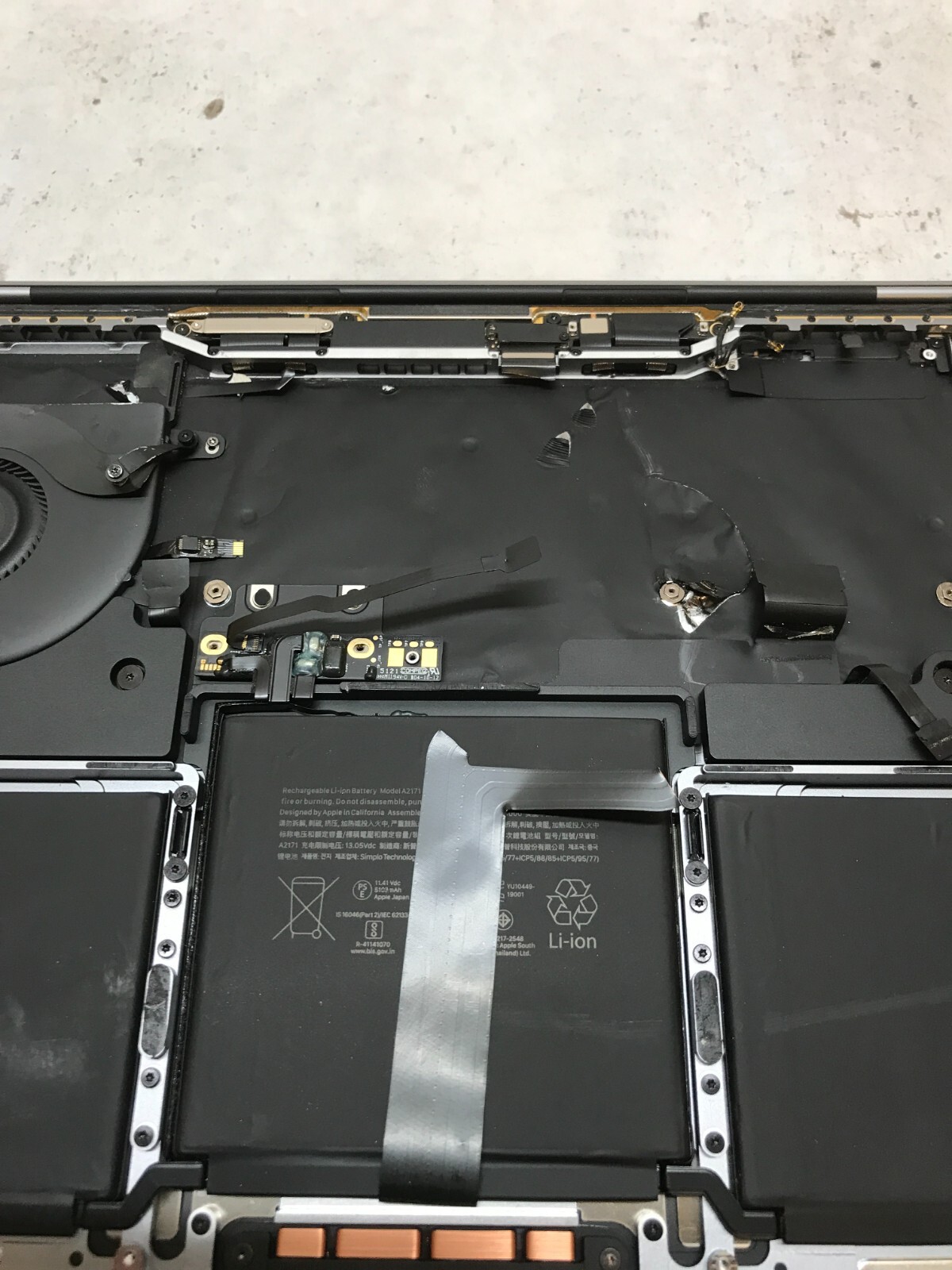Apple MacBook Pro Touch/2019 A2159 Chassis NO MOTHERBOARD For Parts Cracked – DW