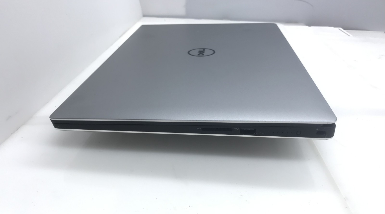 DELL XPS 15 9550 i5-6300HQ@2.30GHz 8GB RAM 256GB SSD W10P TOUCH *READ