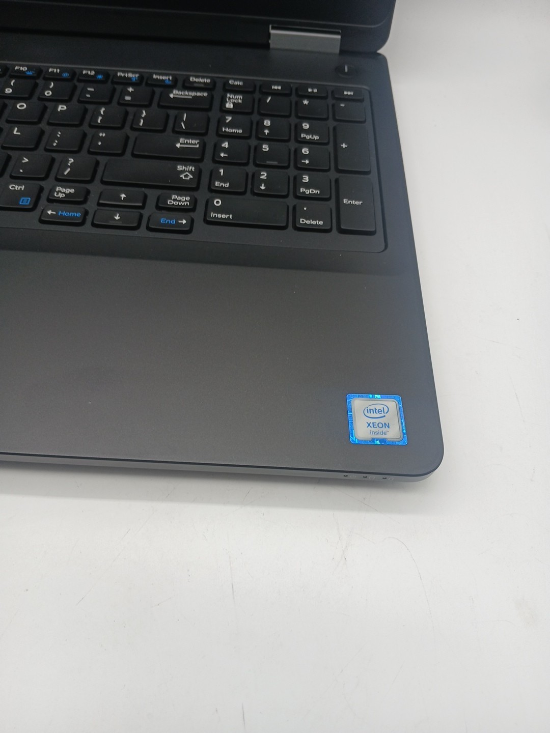 Dell Precision 3510 15.6″ Intel Xeon E3-1505M V5 @2.80GHz 32GBRAM 512GB SSD
