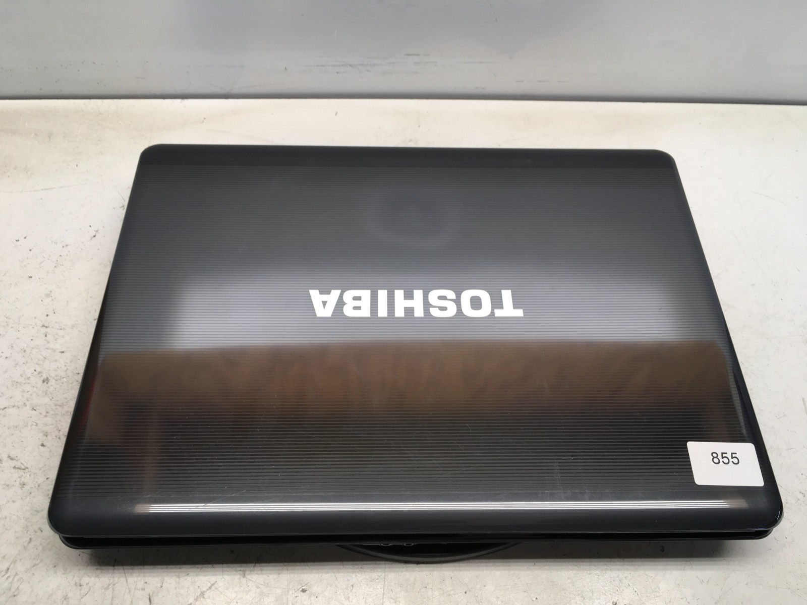 Toshiba Satellite P305-S8996E Intel Core 2 T6400 2GHz 4 GB NO HDD/Battery