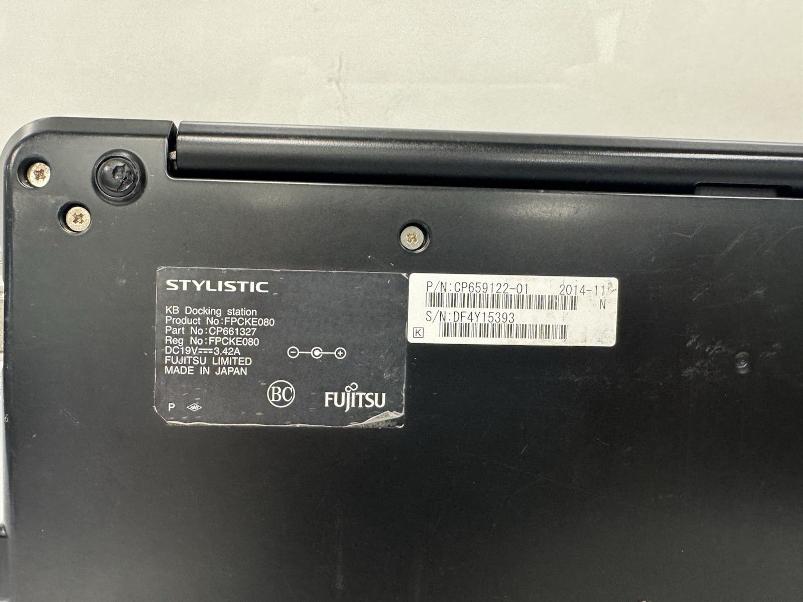 Fujitsu Stylistic Q704 12.5″ Core i5-4200U 4GB Ram 240 SSD w/ Keyboard Dock #1