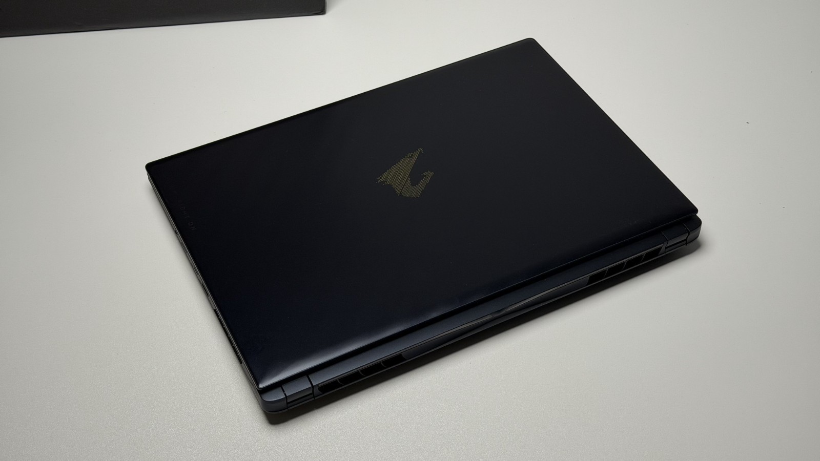 GIGABYTE AORUS MASTER 16 RTX 5080 Gaming Laptop – 240Hz 2560×1600 OLED