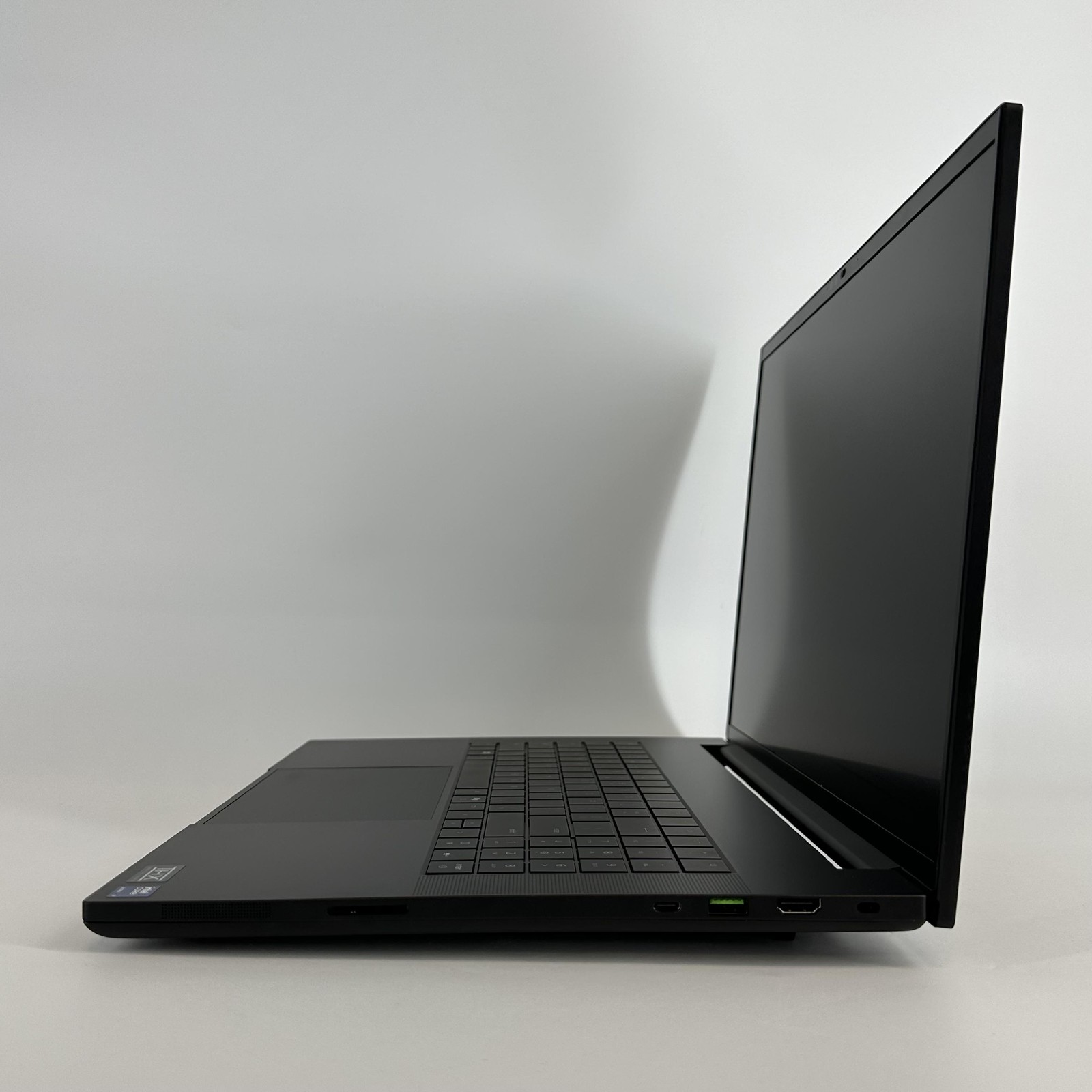 Razer Blade 18 240Hz UHD+ 2025 2.7 GHz Ultra 9 275HX 64GB 2TB/1TB RTX 5070 Ti
