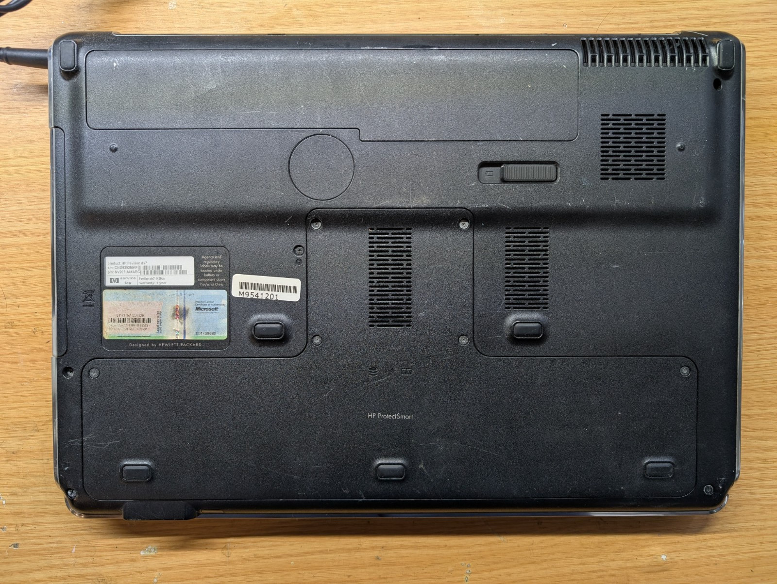 HP Pavilion dv7 Laptop AMD Turion II 2.20GHz 4GB RAM 500GB HDD Windows Vista