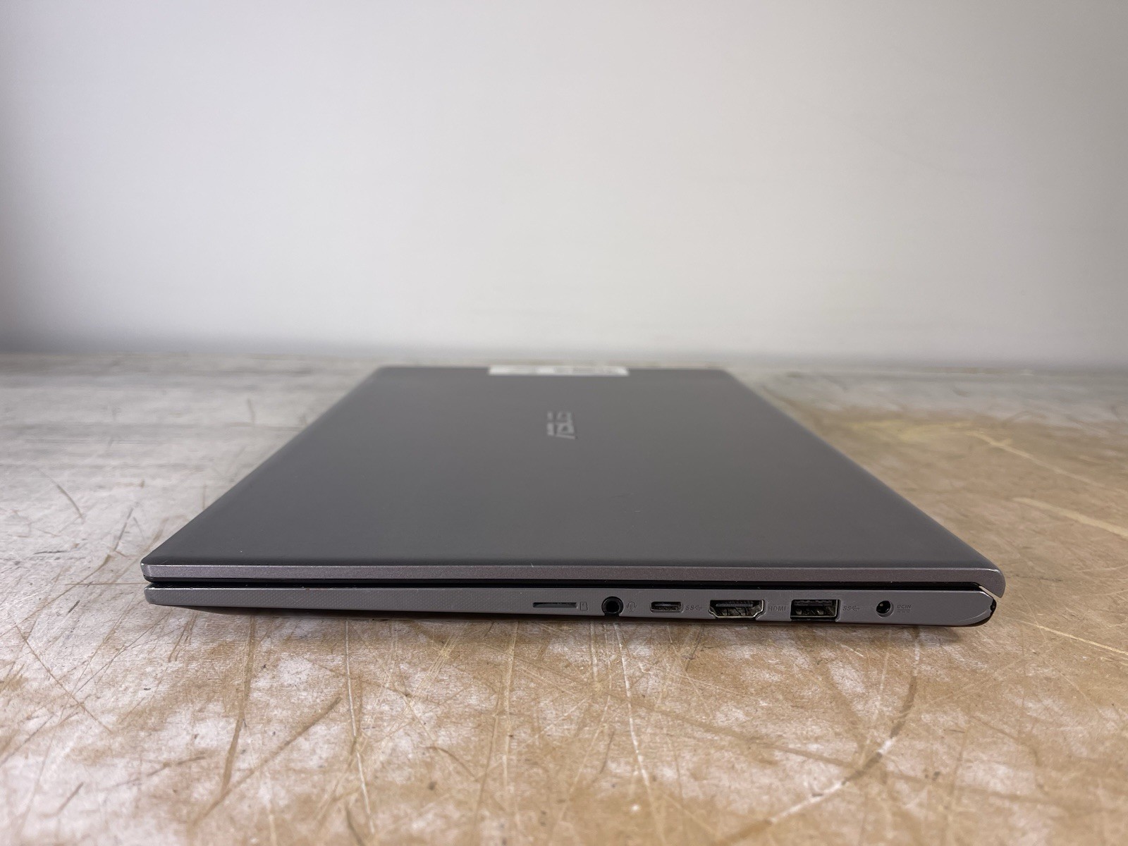 ASUS VIVOBOOK F512J i3-1005G1 @ 1.20 GHz, 12GB RAM, NO HDD/OS