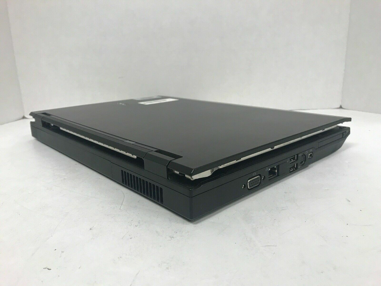 DELL LATITUDE E5400 *FOR PARTS ONLY*
