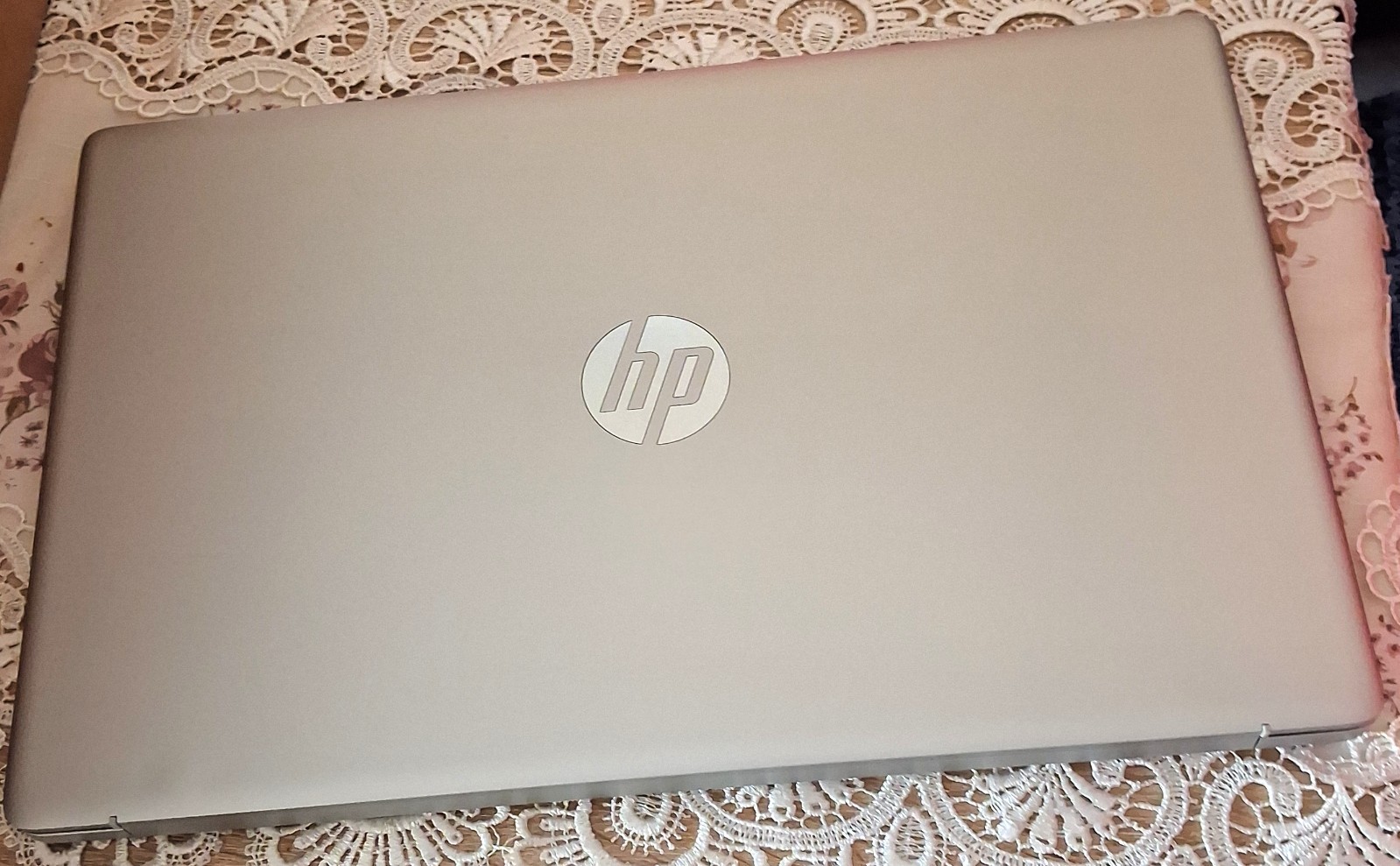 HP 17-cp2251ng Laptop 17.3 inch AMD Ryzen 5 752OU 512GB SSD Like New,