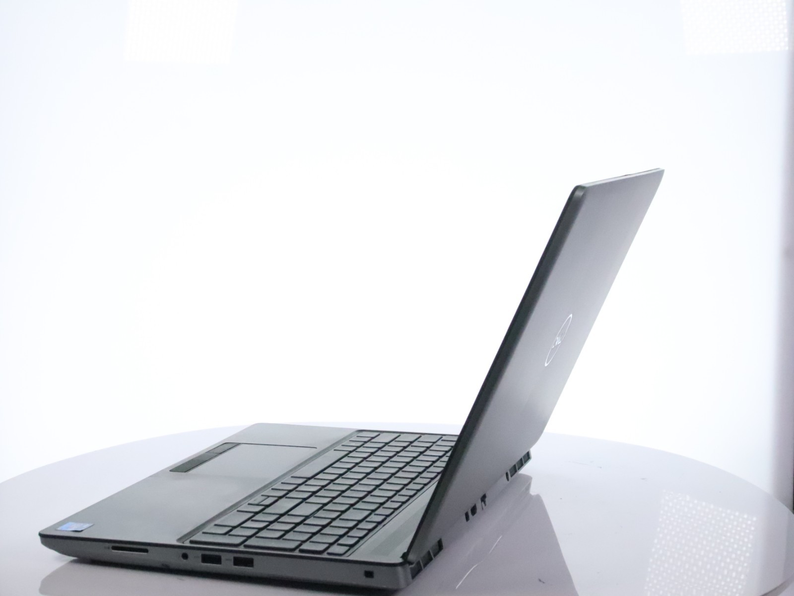 Dell Precision 7560 i7-11850H 32GB RAM 512GB NVMe 4GB NVIDIA T1200 W11P w/ AC