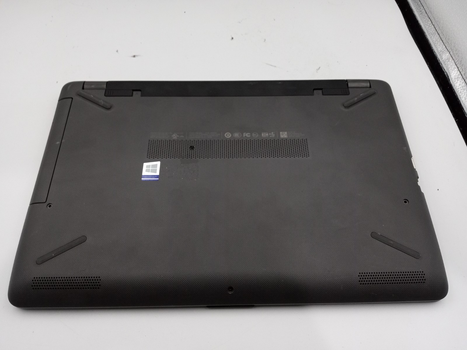 HP 250 G6 15.6″ Laptop Intel Core i3-6006U – BAD MOUSE BUTTONS – READ -RR