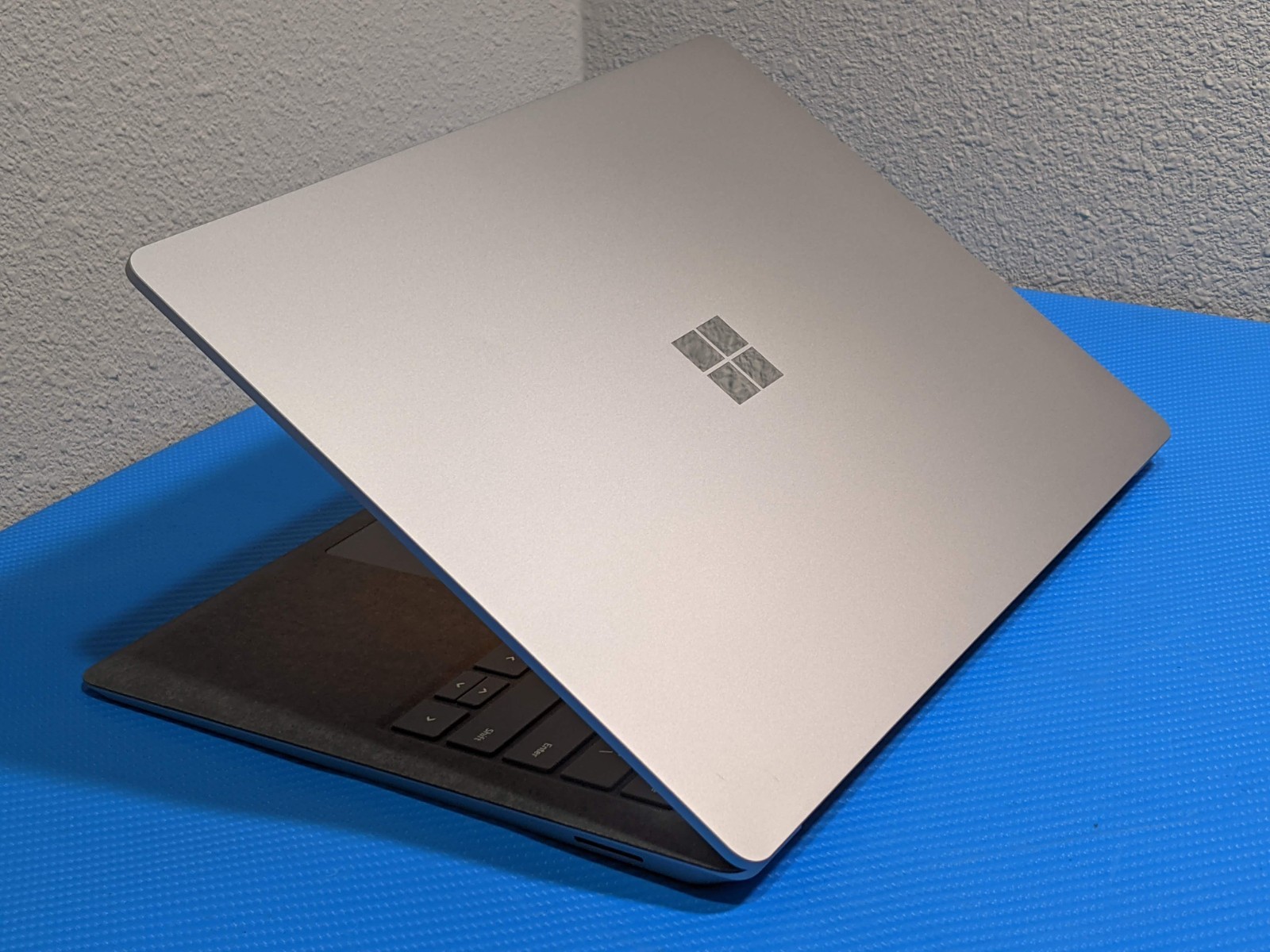 MS Surface Laptop 4 1950:1951 13.5″ 2256×1504 TOUCH i5-11th 2.6GHz 8GB 256GB +PA