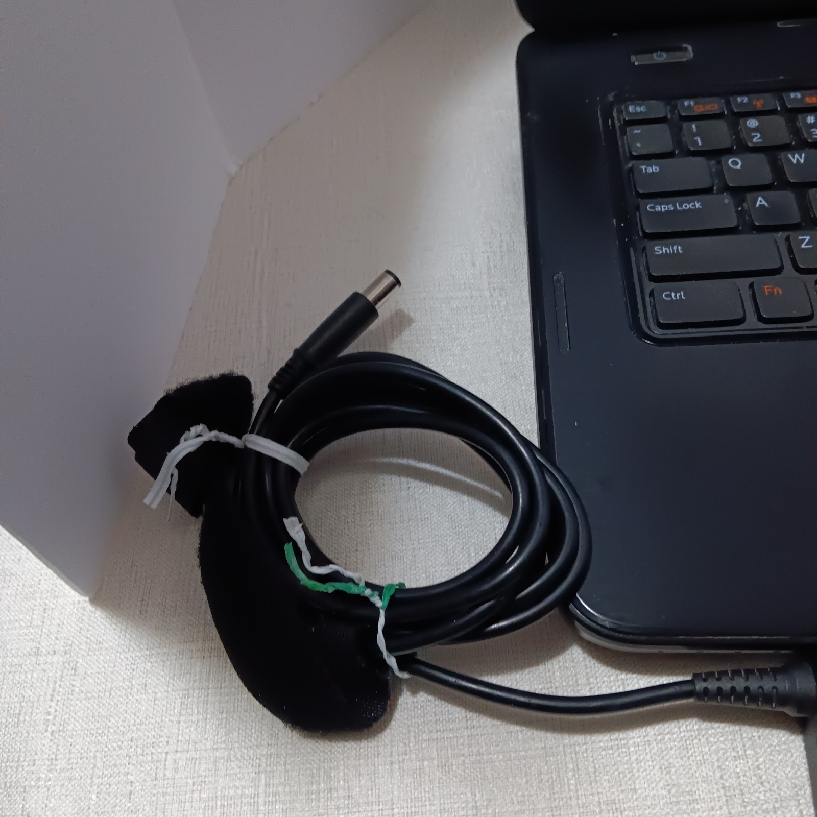 Dell Inspiron N5040 15.6″ Laptop i3-380M 2.53GHz 3GB RAM Charger-No OS/Battery