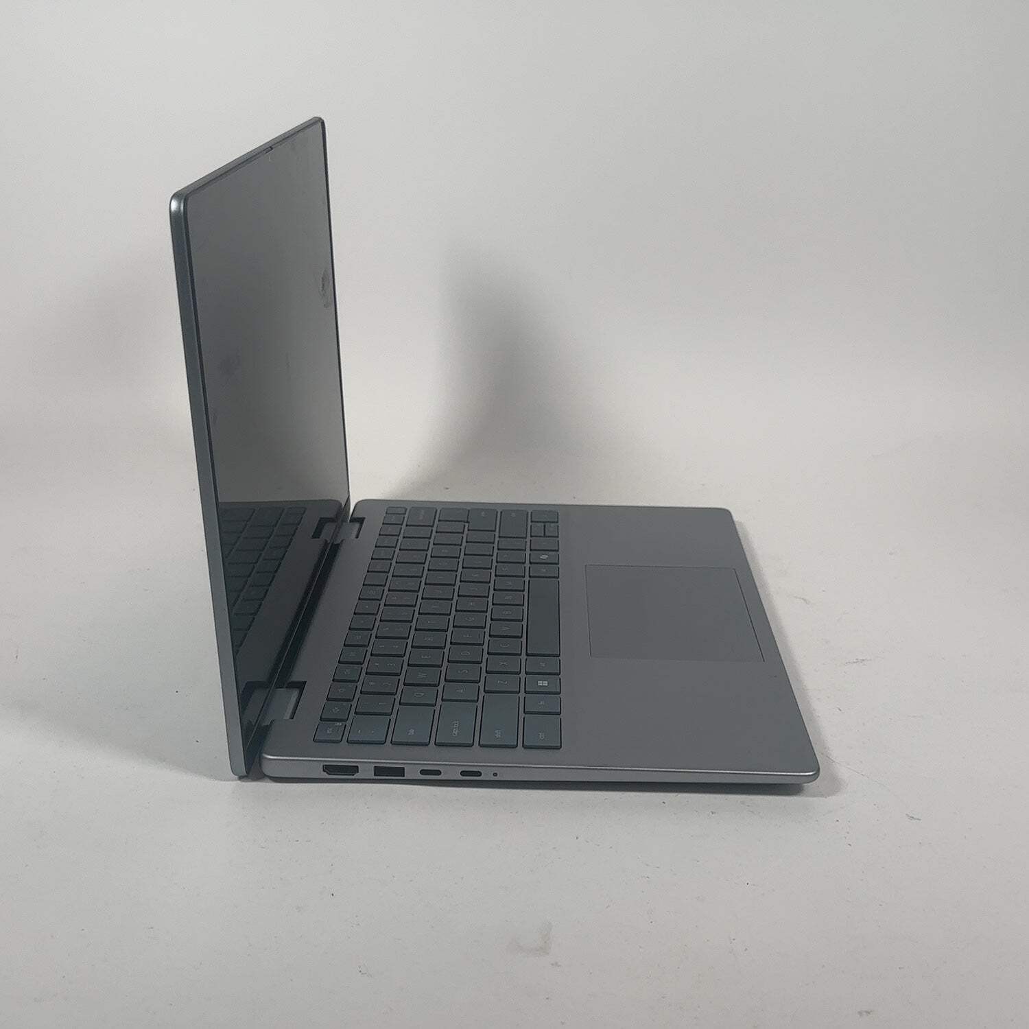 Dell Inspiron 7440 2-IN-1 14″ Core 5 120U 1.4GHz 16GB RAM 512GB SSD