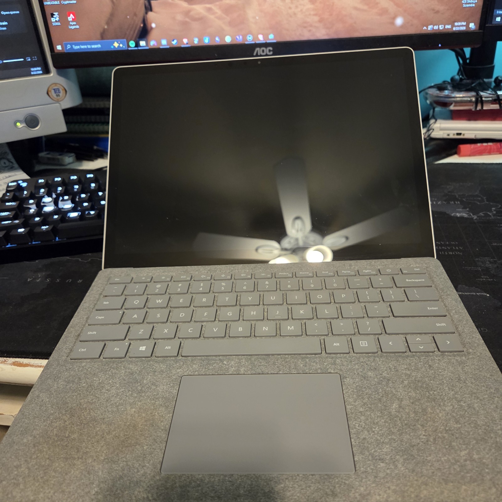 Surface Laptop 1st Gen i7-7660u 8gb ran 90% battery FOR PARTS READ (FAILING SSD)