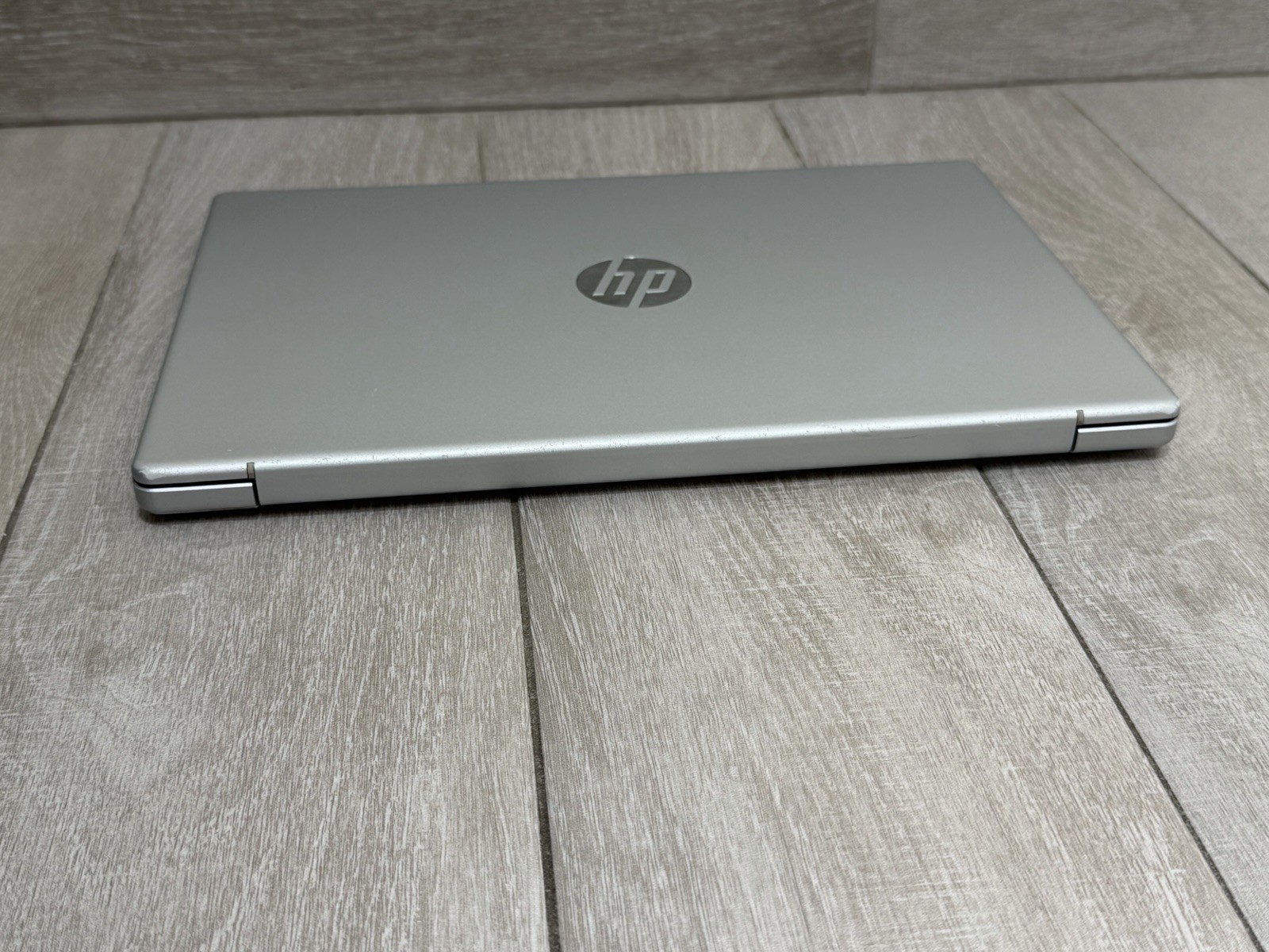 HP Laptop 14-em0233nr 14″ AMD Ryzen 3 7320U 4GB Ram 256GB SSD Silver Windows 11