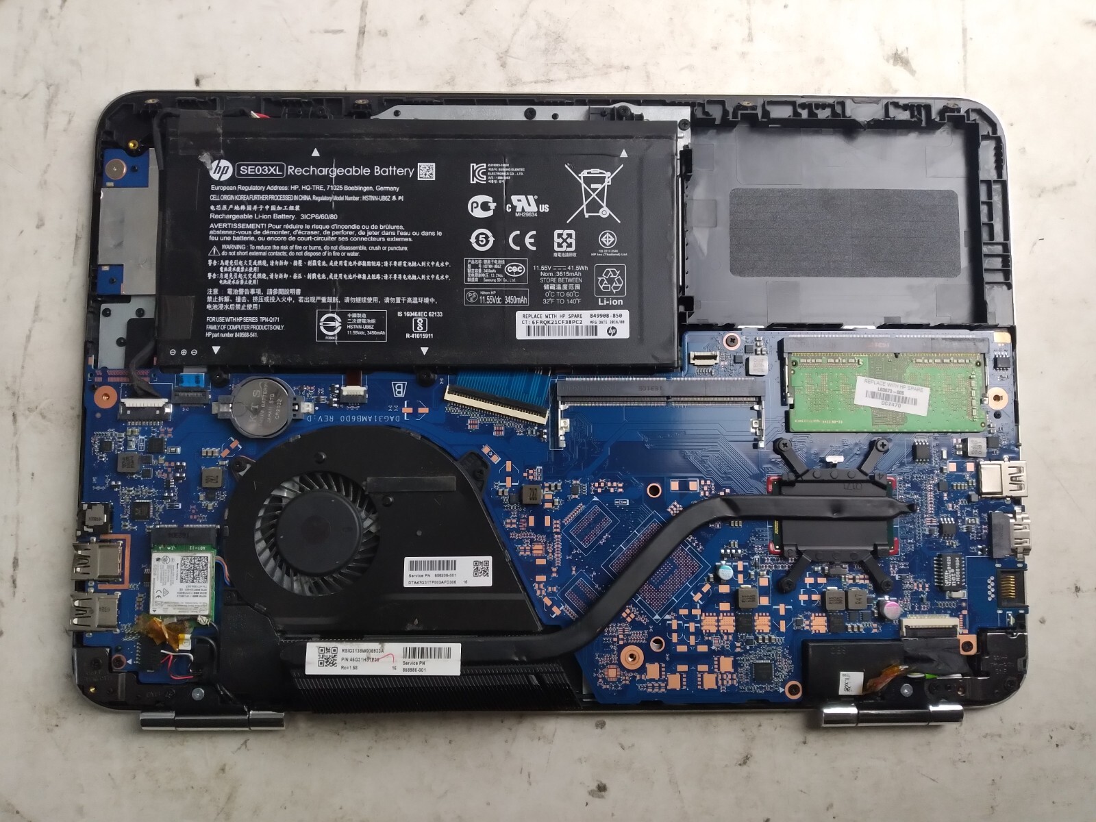 HP Pavilion w/i3-6100U, 4GB RAM, 13.2″ Laptop for Parts #2295
