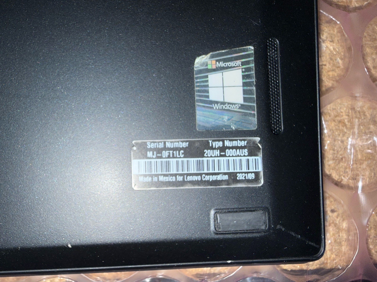 Lenovo ThinkPad T14s Gen 1 w/ AMD Ryzen 5 Pro 4650U 2.1 GHz 8GB RAM No OS/AC/SSD