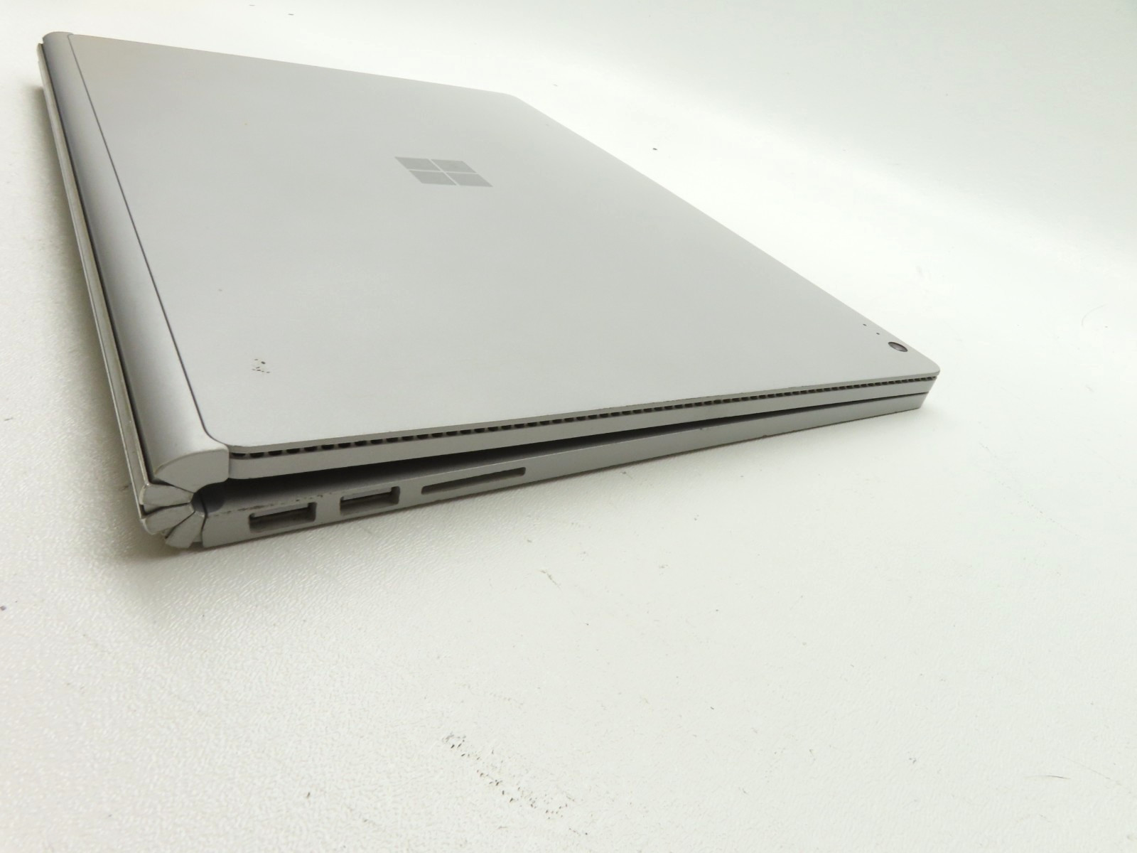 Microsoft Surface Book 1703 Intel Core i5-6300U 2.4GHz 8GB RAM 512GB SSD