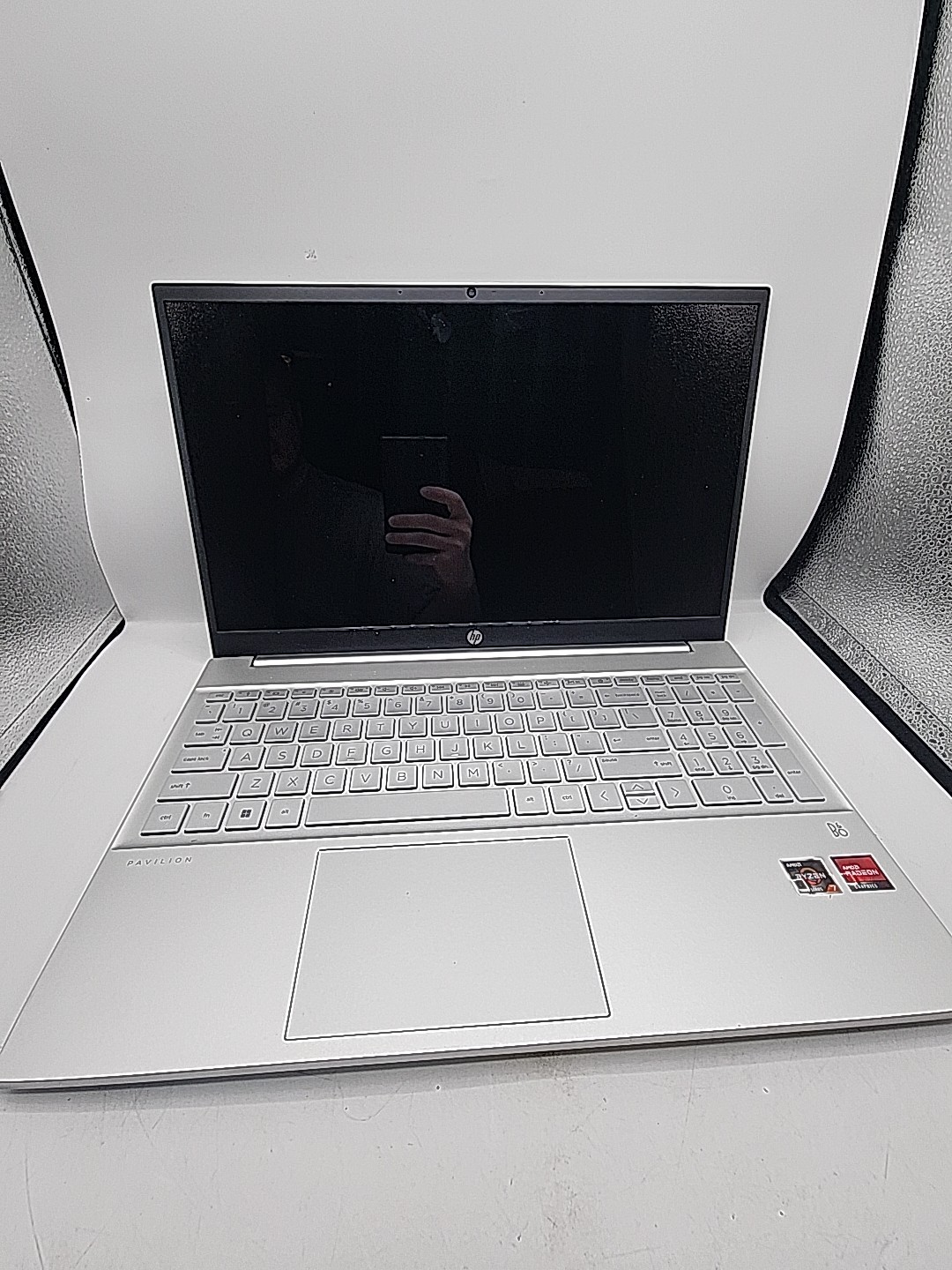 HP Pavilion Laptop 15-eh2085cl 15″ FHD Touch RYZEN 7 5825U RADEON 1TB 32GB *READ