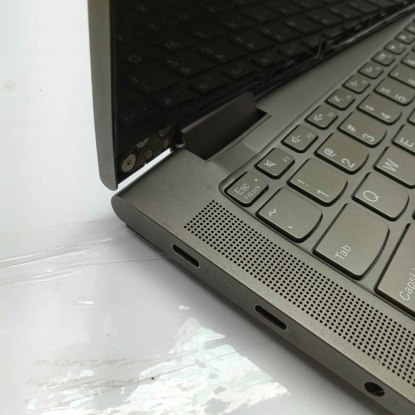 Lenovo Yoga 7 14ITL5 Windows 11 Laptop i5-1135G7 12GB RAM 512GB SSD BROKEN READ^