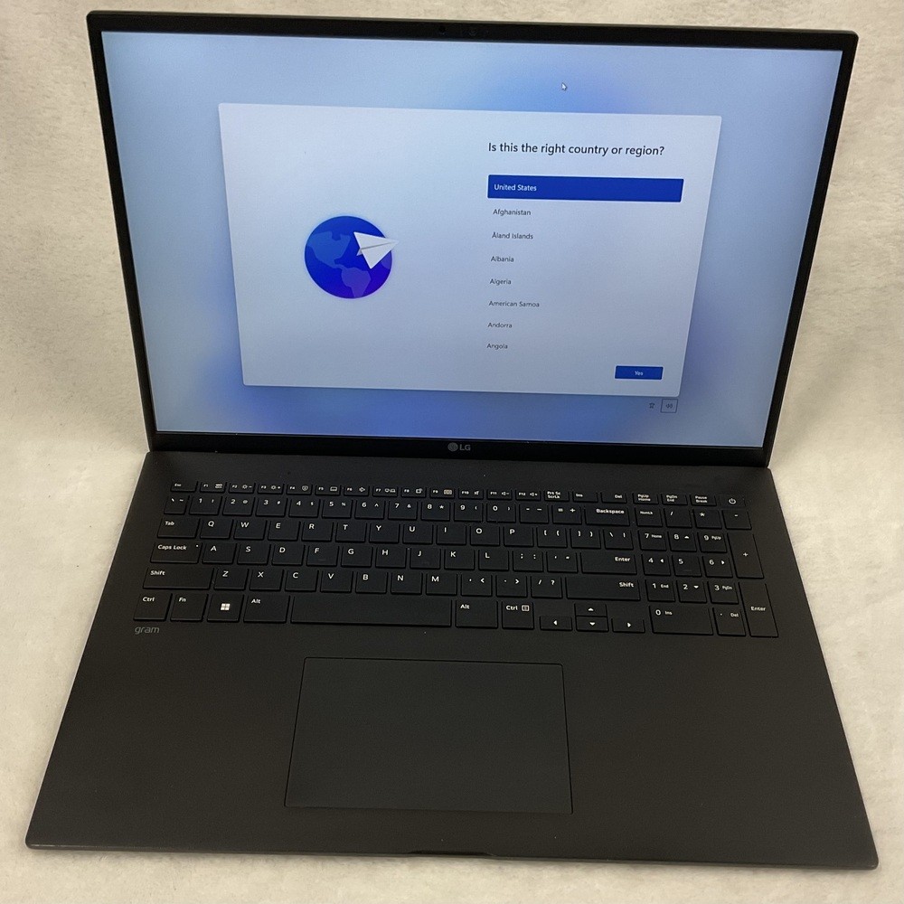 LG gram 17” Lightweight Laptop Intel 12th Gen Core i7