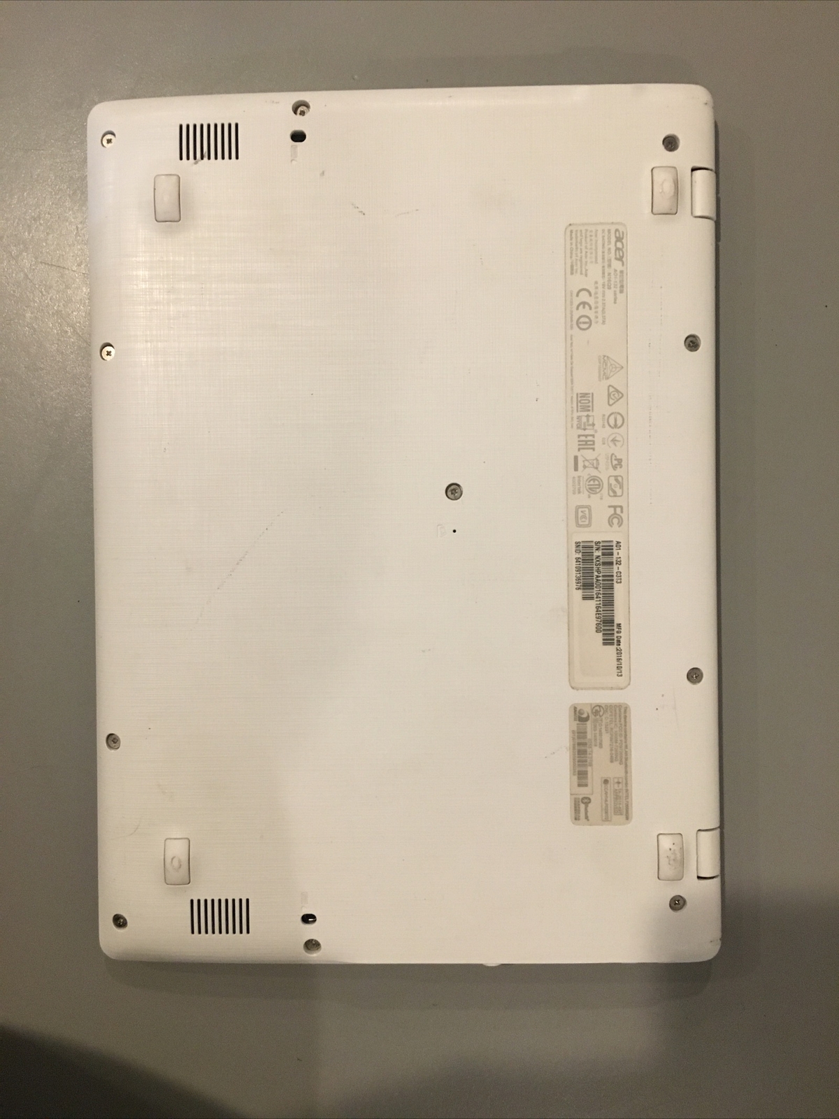 Acer Aspire One 11. A01-132-C3T3 N16Q9 FOR PARTS Or Repair. Cracked Screen￼