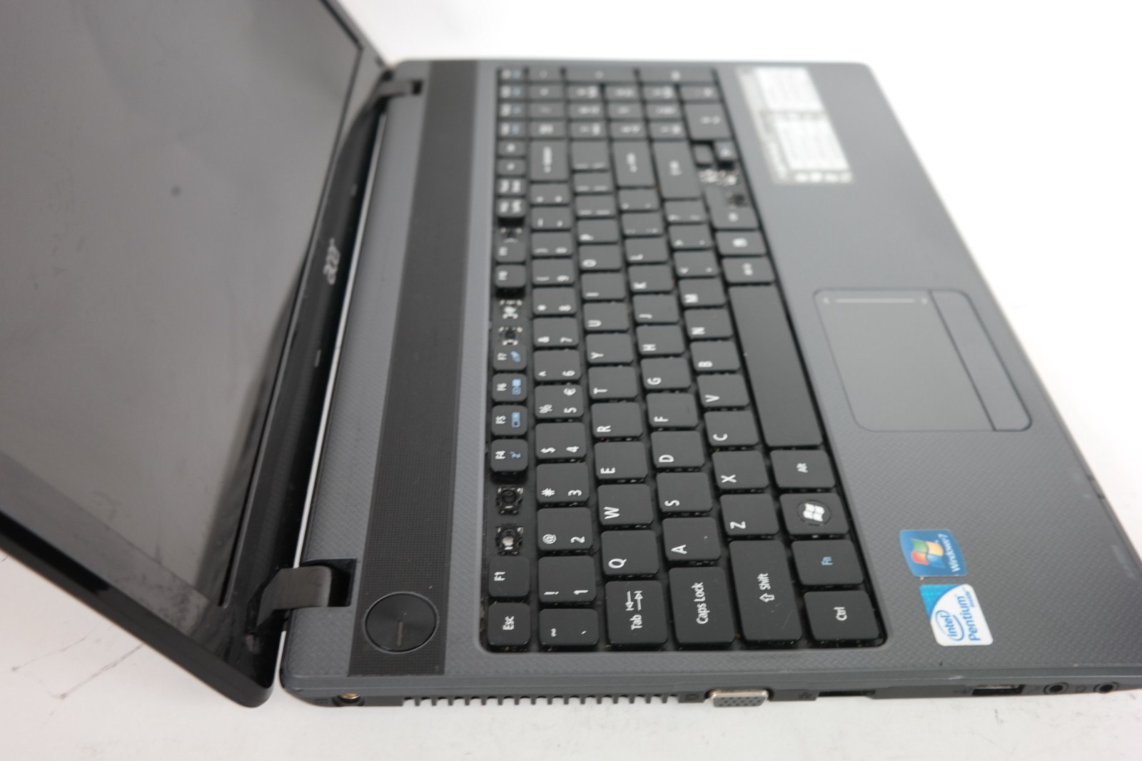 Acer Aspire 5733Z-4633 15.6″ Intel Pentium P6200– 4GB RAM – 500GB HDD – No Power
