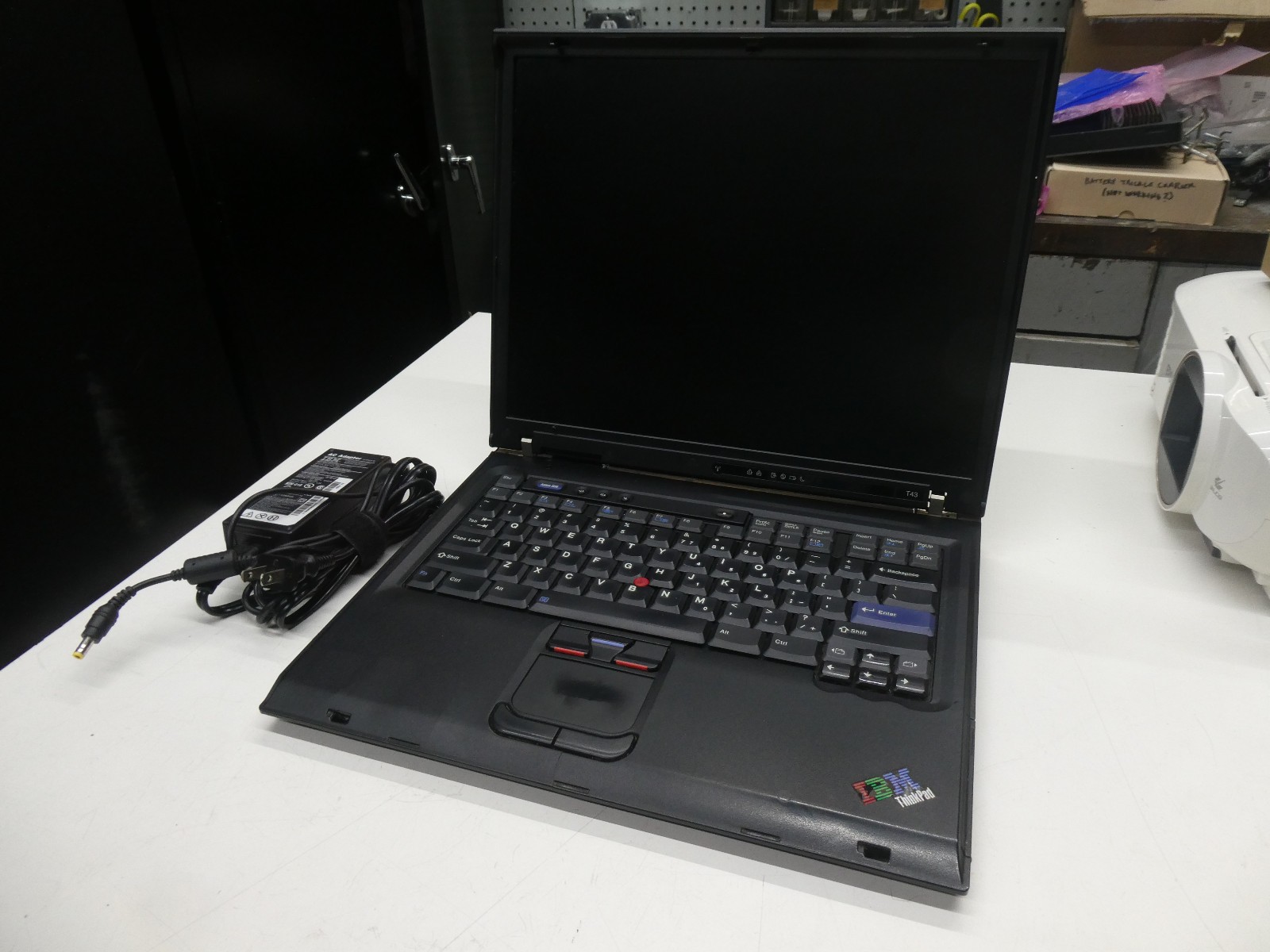 🍀 COLLECTOR IBM ThinkPad T43 2687 Pentium 1.86 2GB 80GB FlexView SXGA+ WIN XP