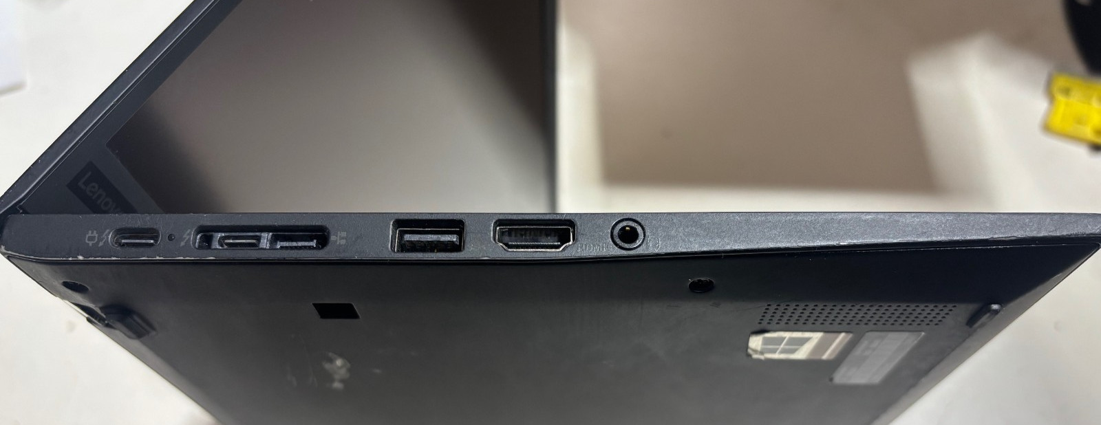 Lenovo ThinkPad X1 Carbon 14″ Intel i5-10310U 8GB DDR4 512GB SSD Windows 11 Pro