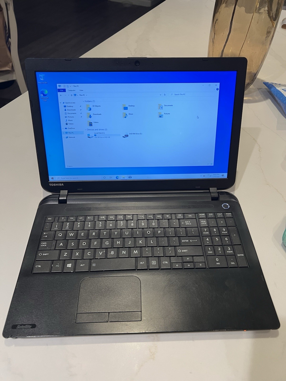 Toshiba Satellite C55D-B5308 AMD E1-2100 APU 8 Gig Ram 500 Gig Storage