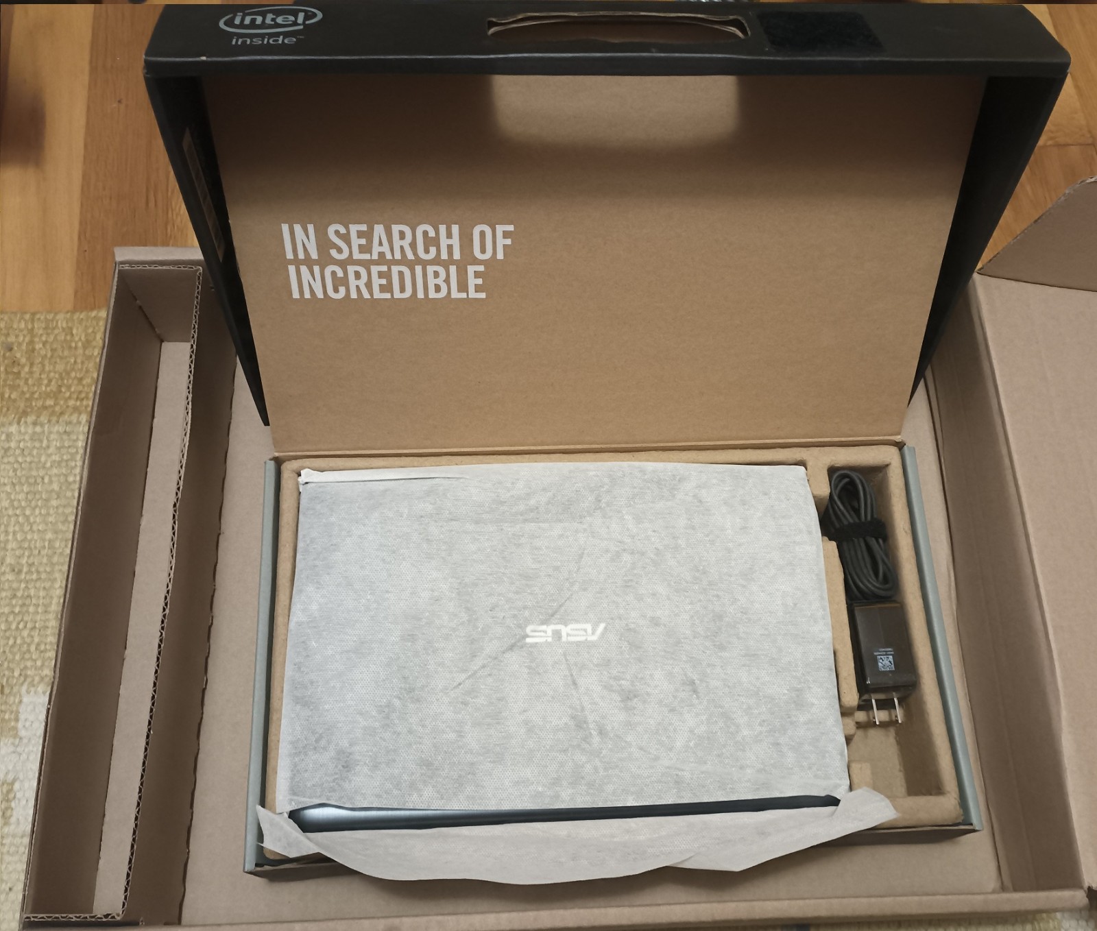 ASUS TP200SA Laptop. Intel Celeron N3060 1.6 GHz 32gb EMMC 4GB RAM